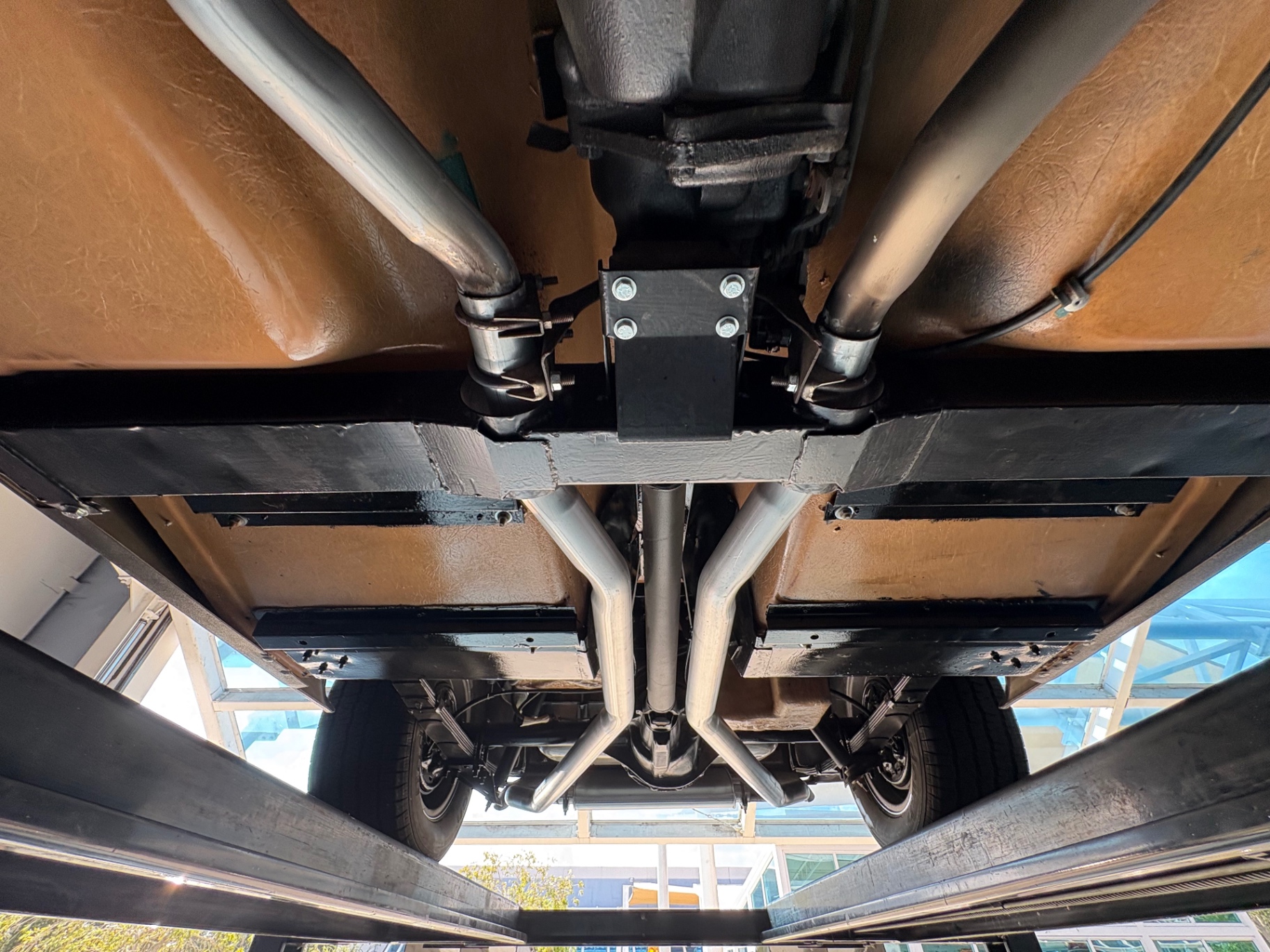Vehicle photo 48