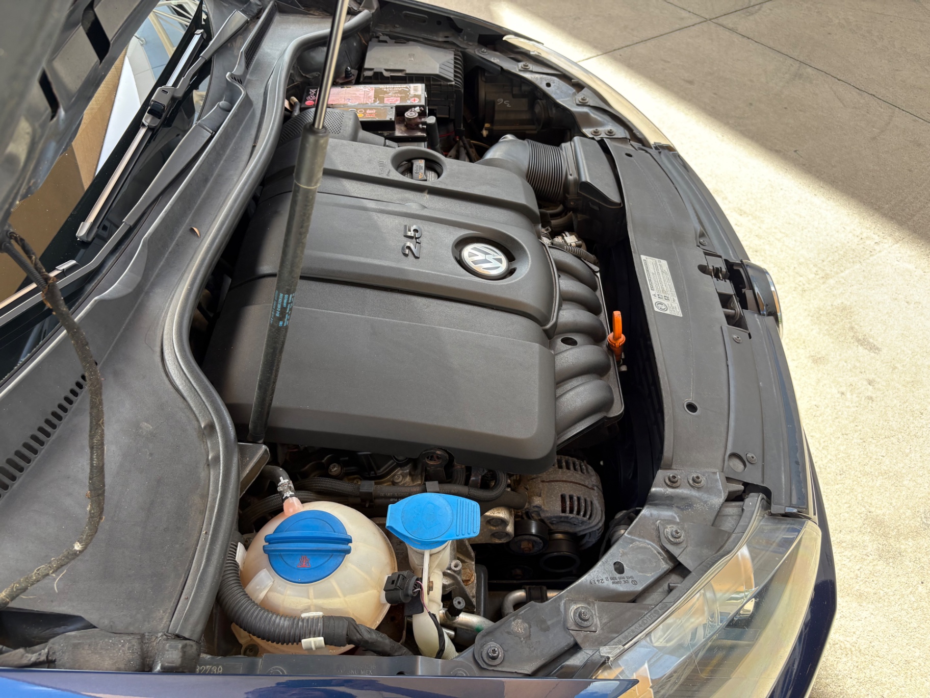 Vehicle photo 25