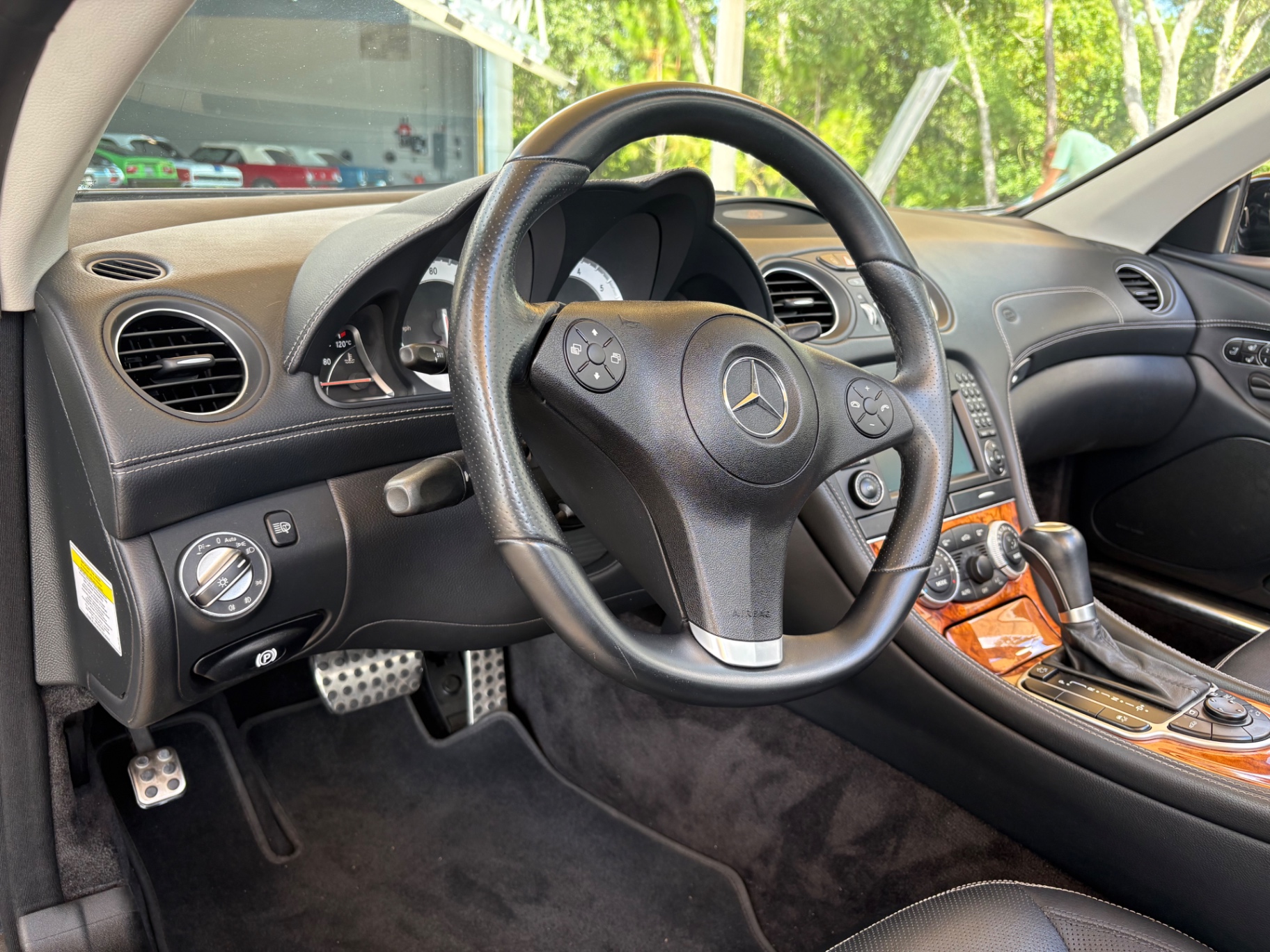 Vehicle photo 38