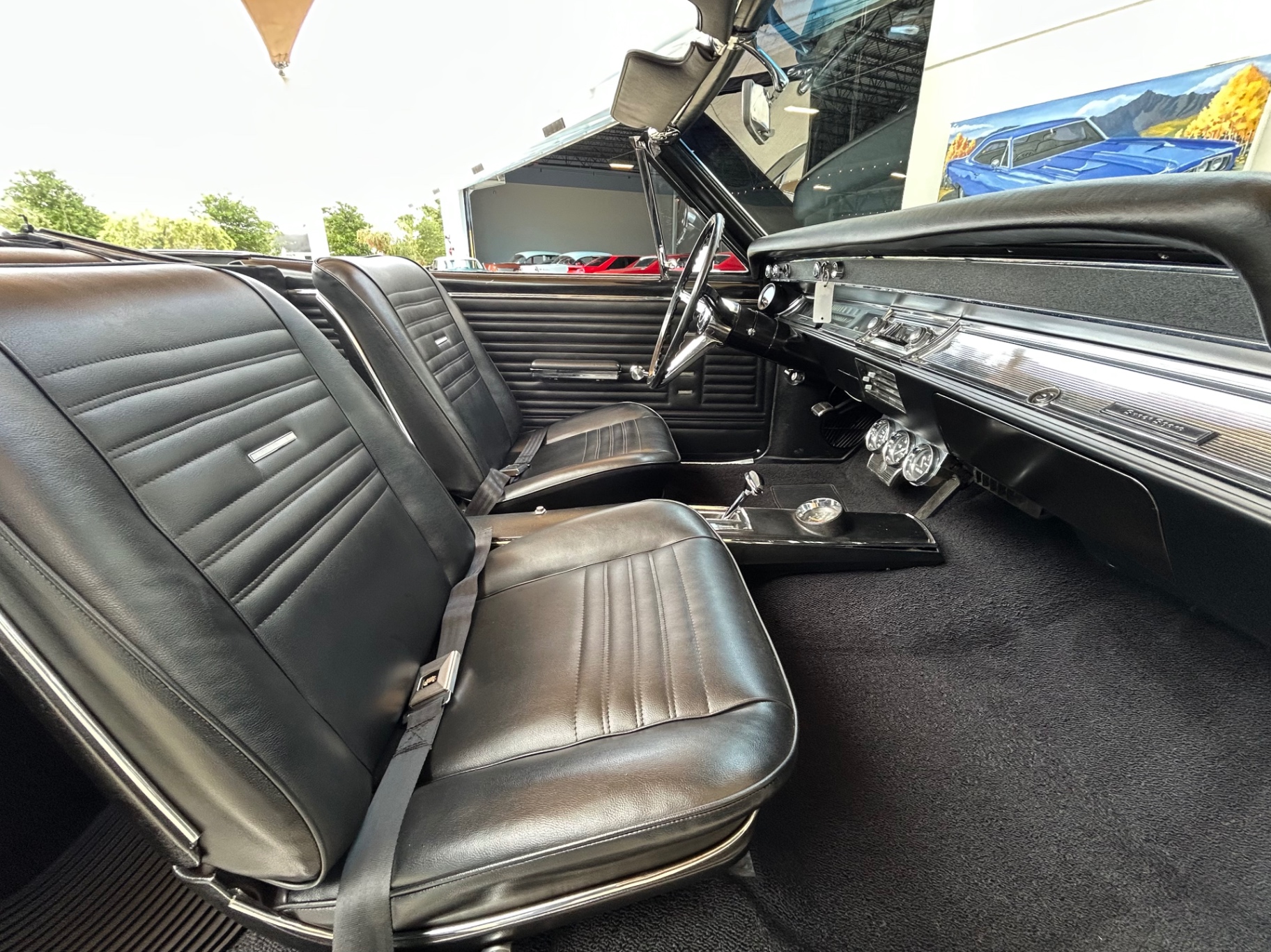 Vehicle photo 46