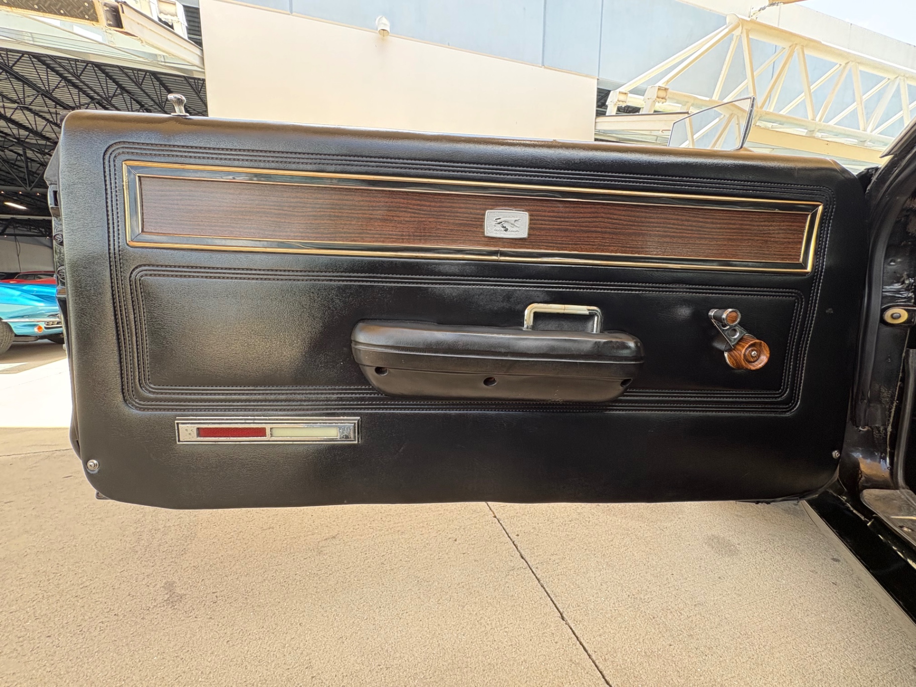 Vehicle photo 31