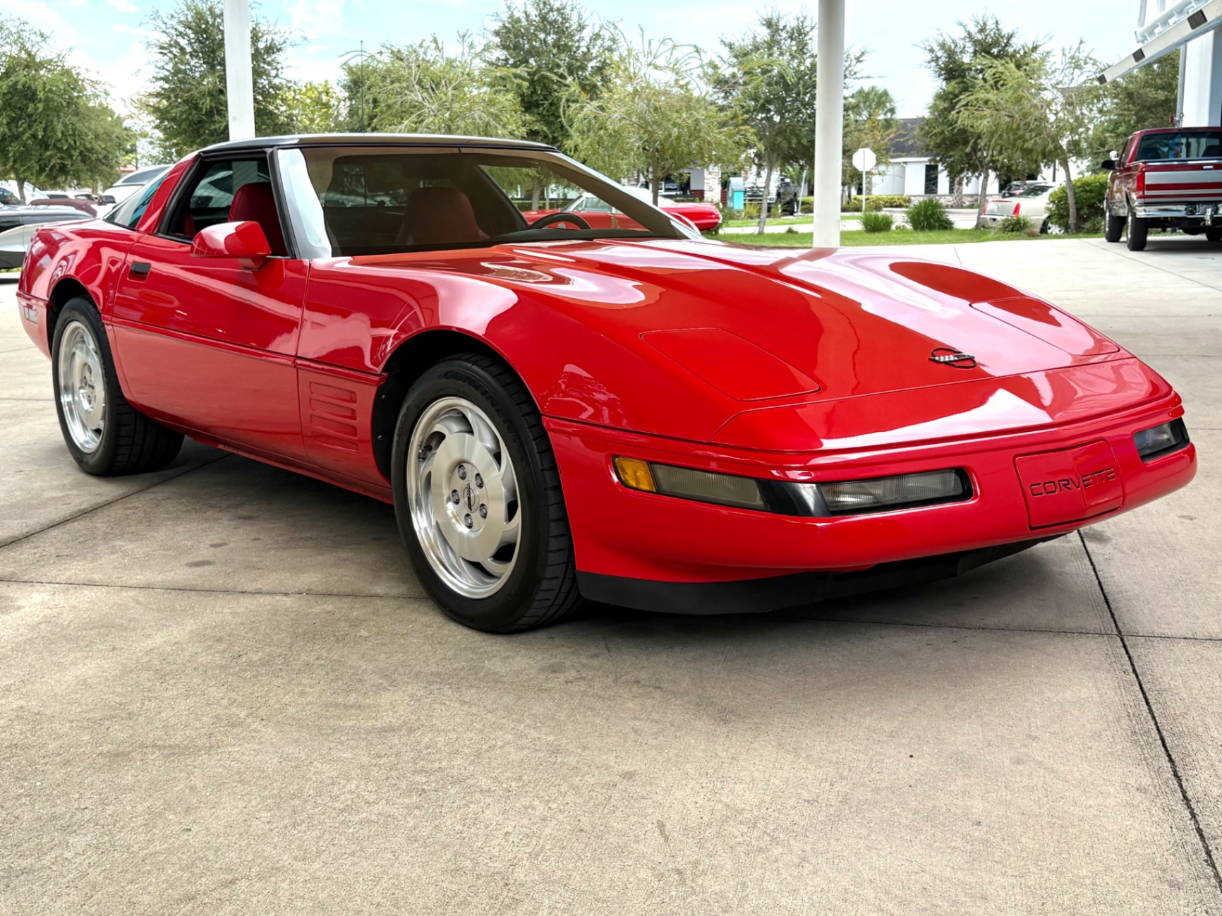 Vehicle photo 5