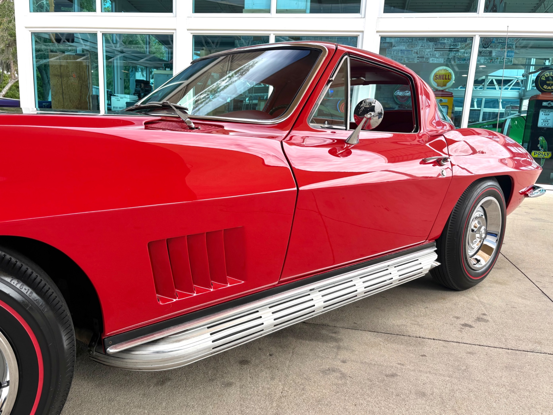 Vehicle photo 14