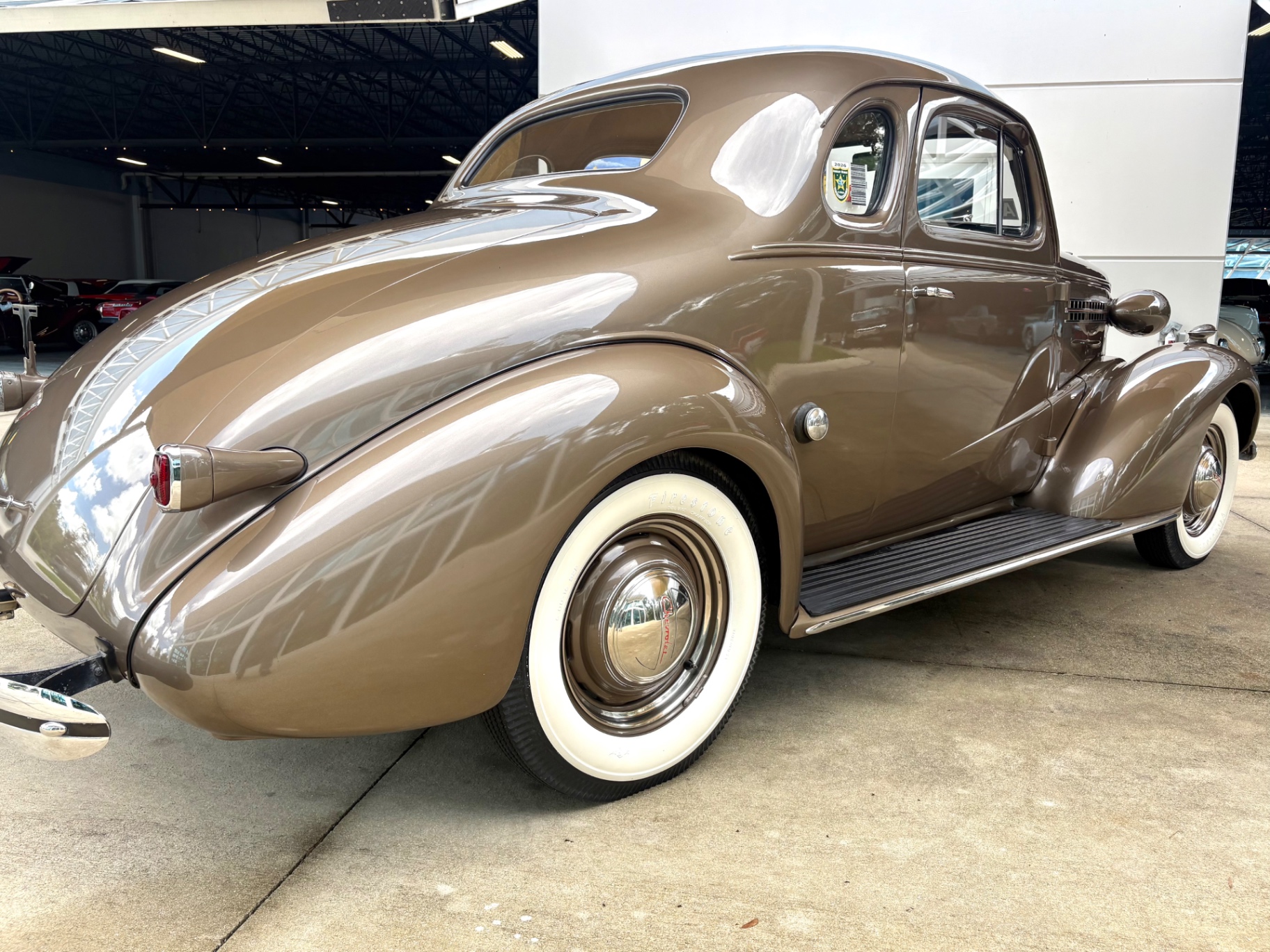 Vehicle photo 16