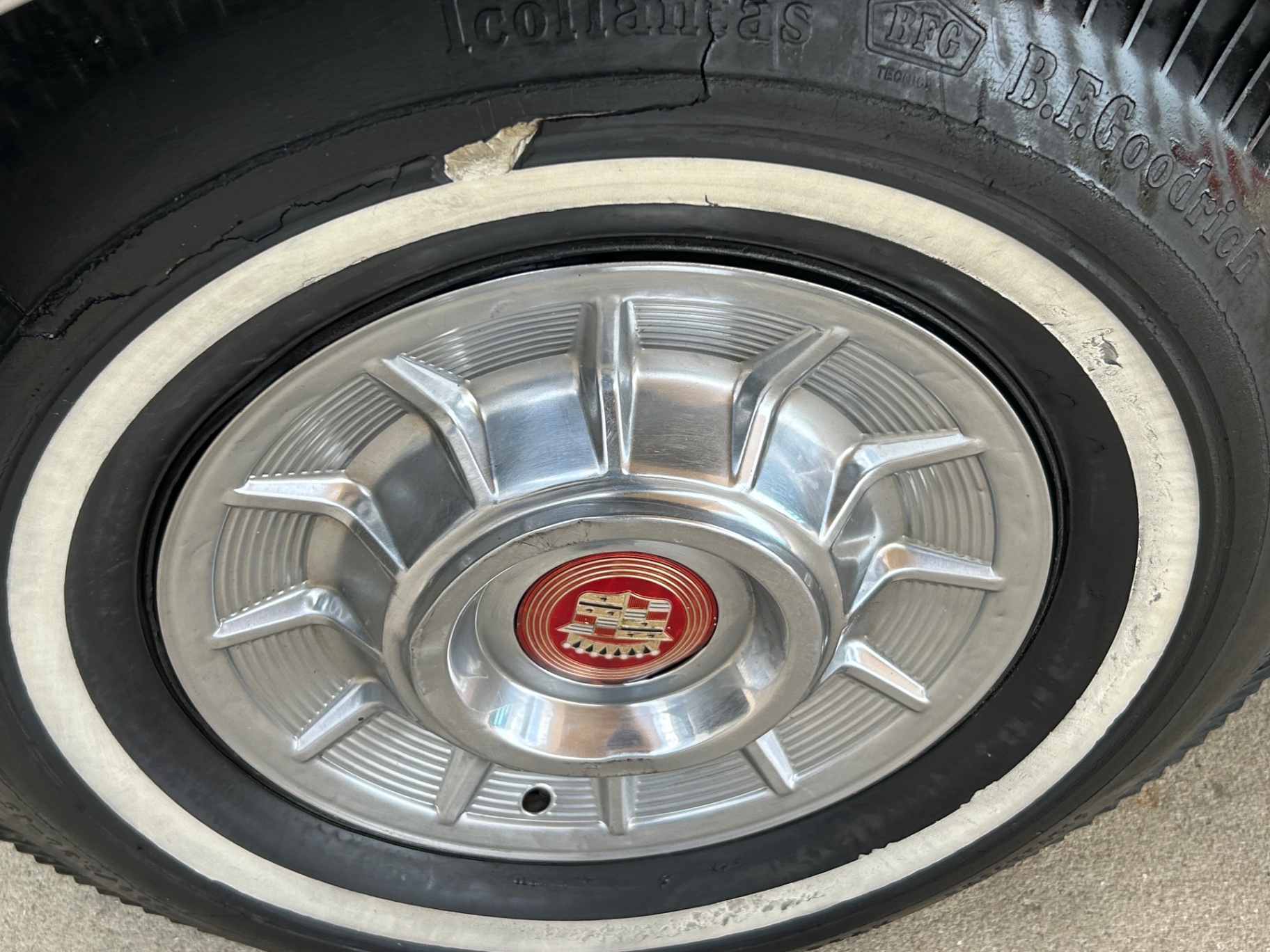 Vehicle photo 14