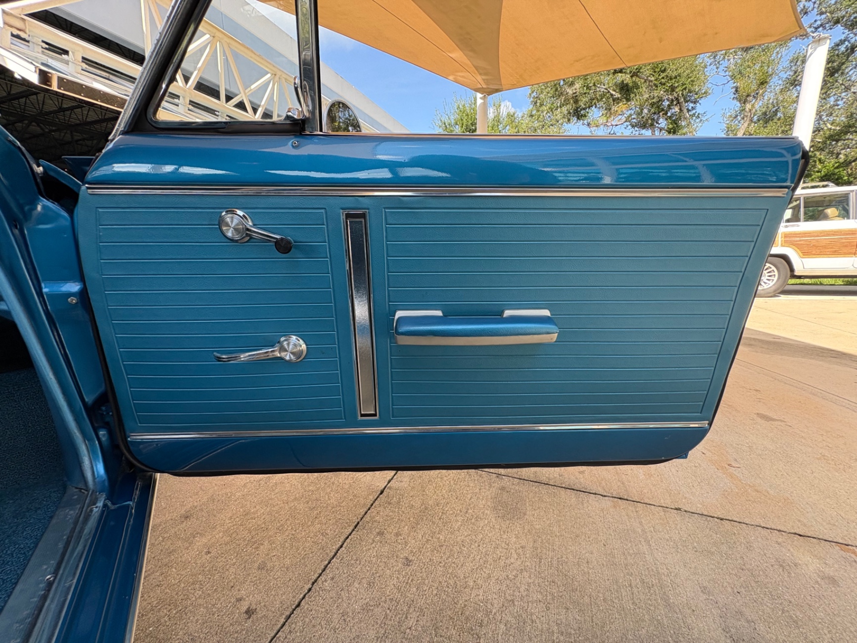 Vehicle photo 36