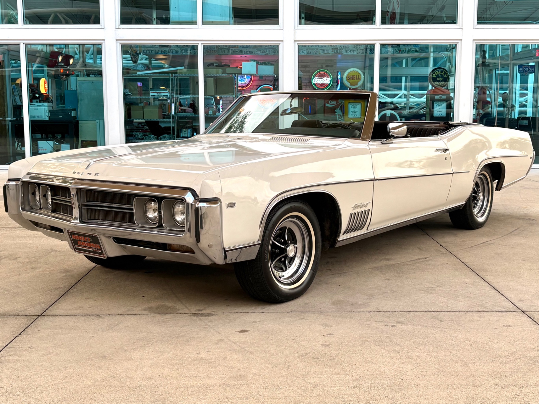 Vehicle photo 1