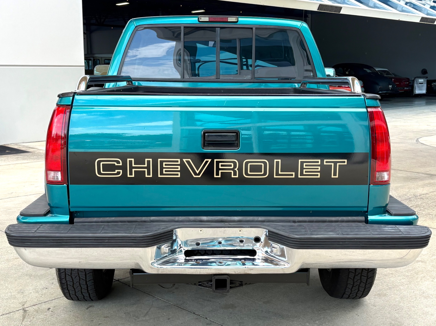 Vehicle photo 7