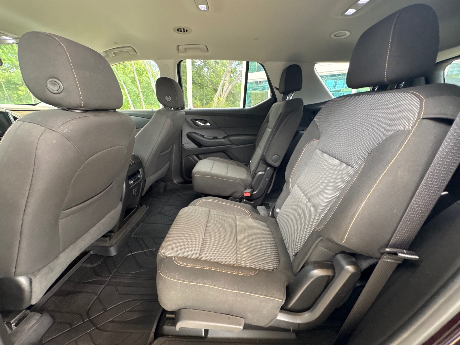 Vehicle photo 38