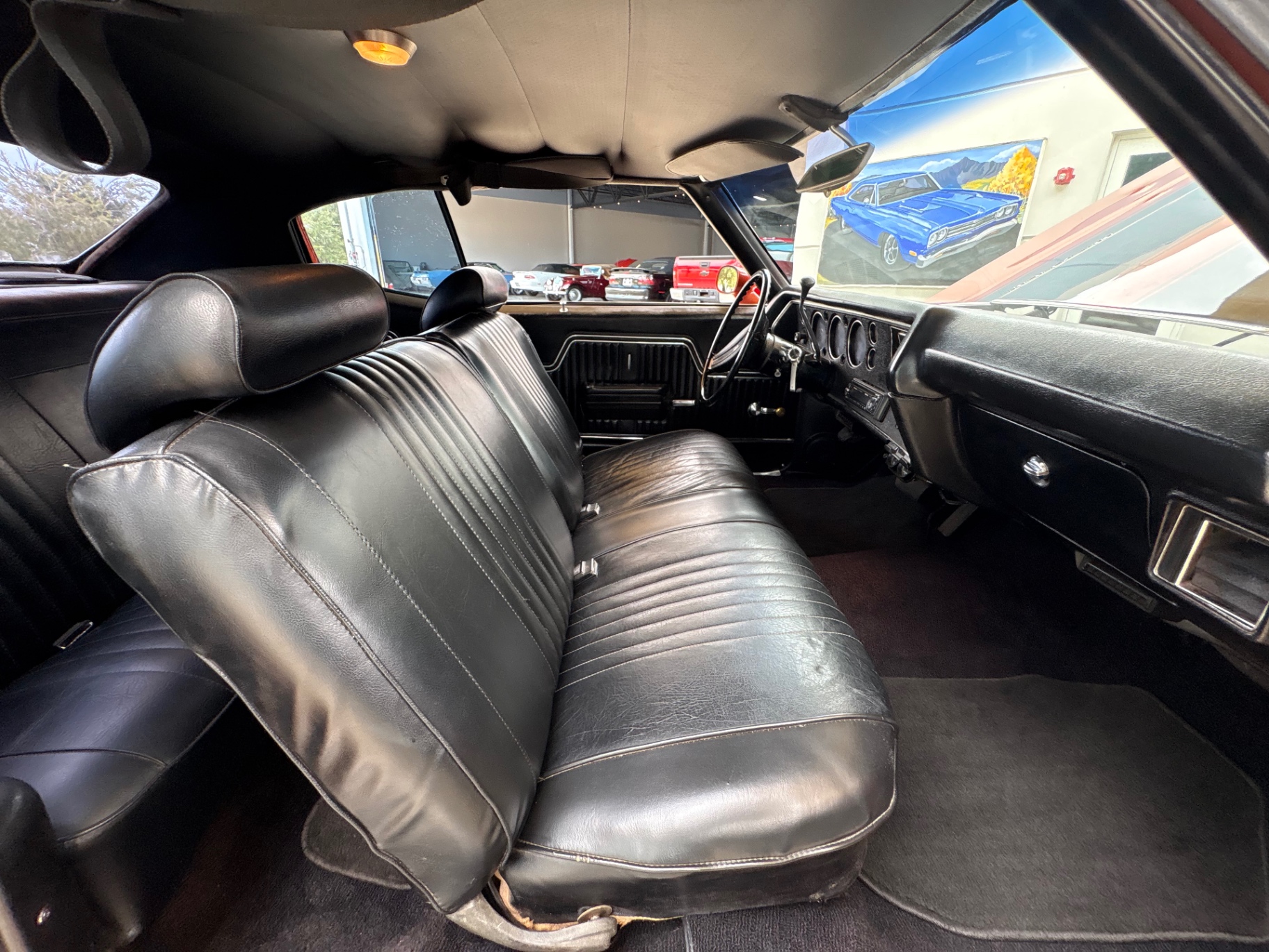 Vehicle photo 43