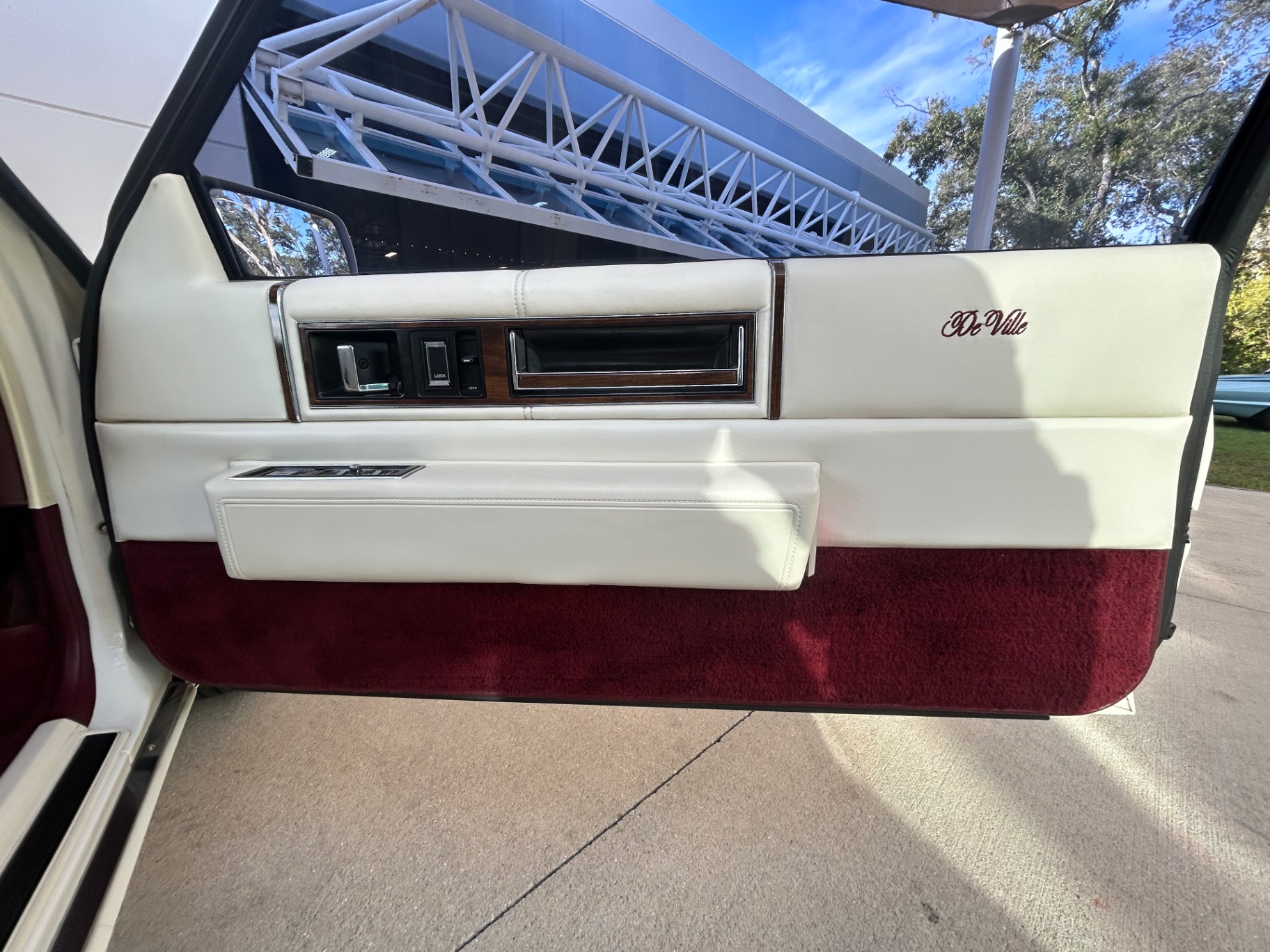 Vehicle photo 22