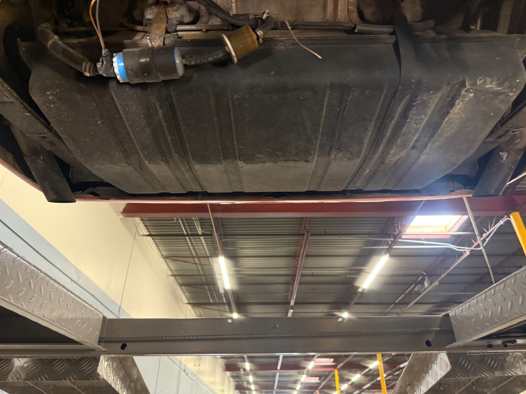 Vehicle photo 35