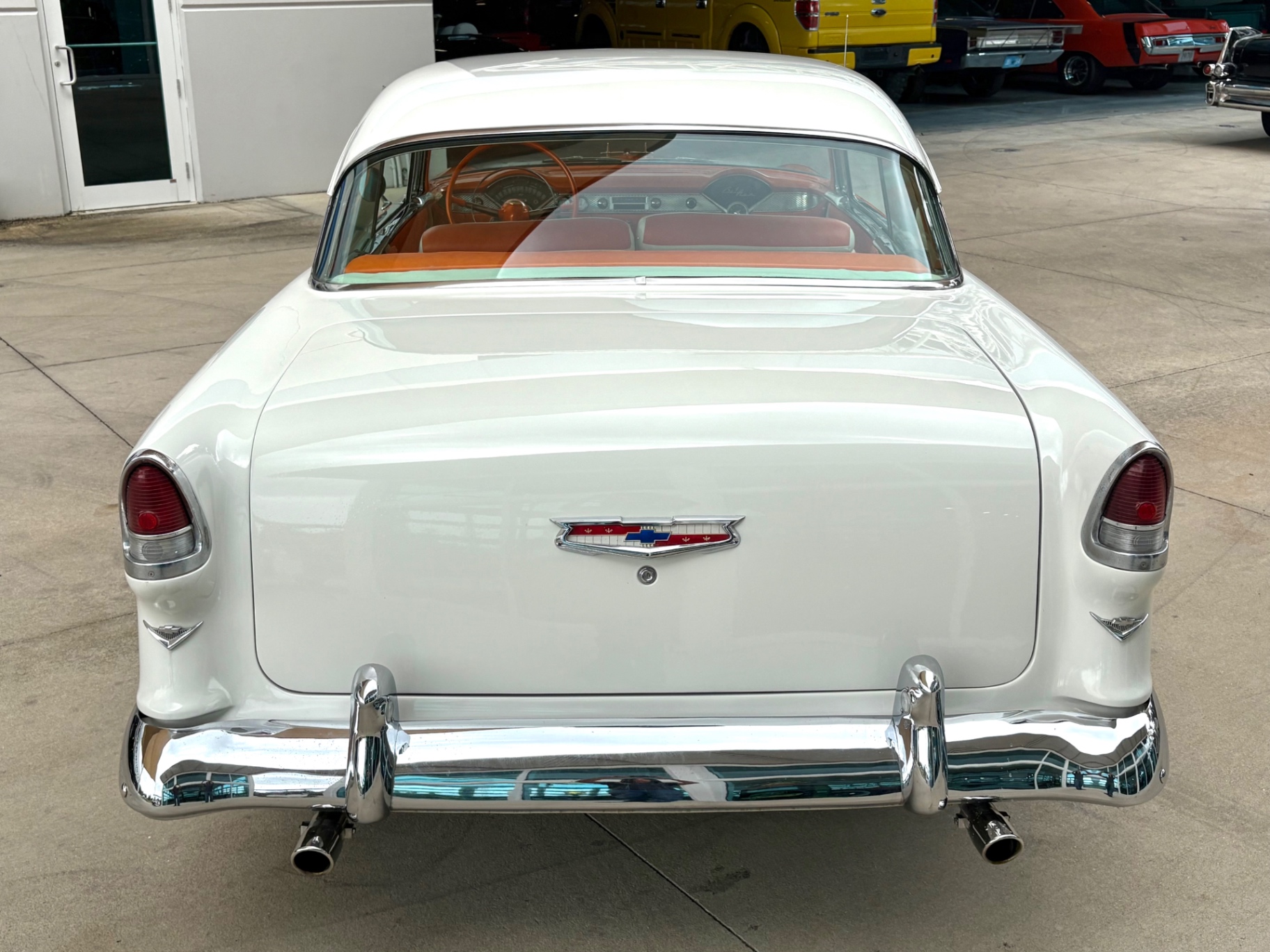 Vehicle photo 8
