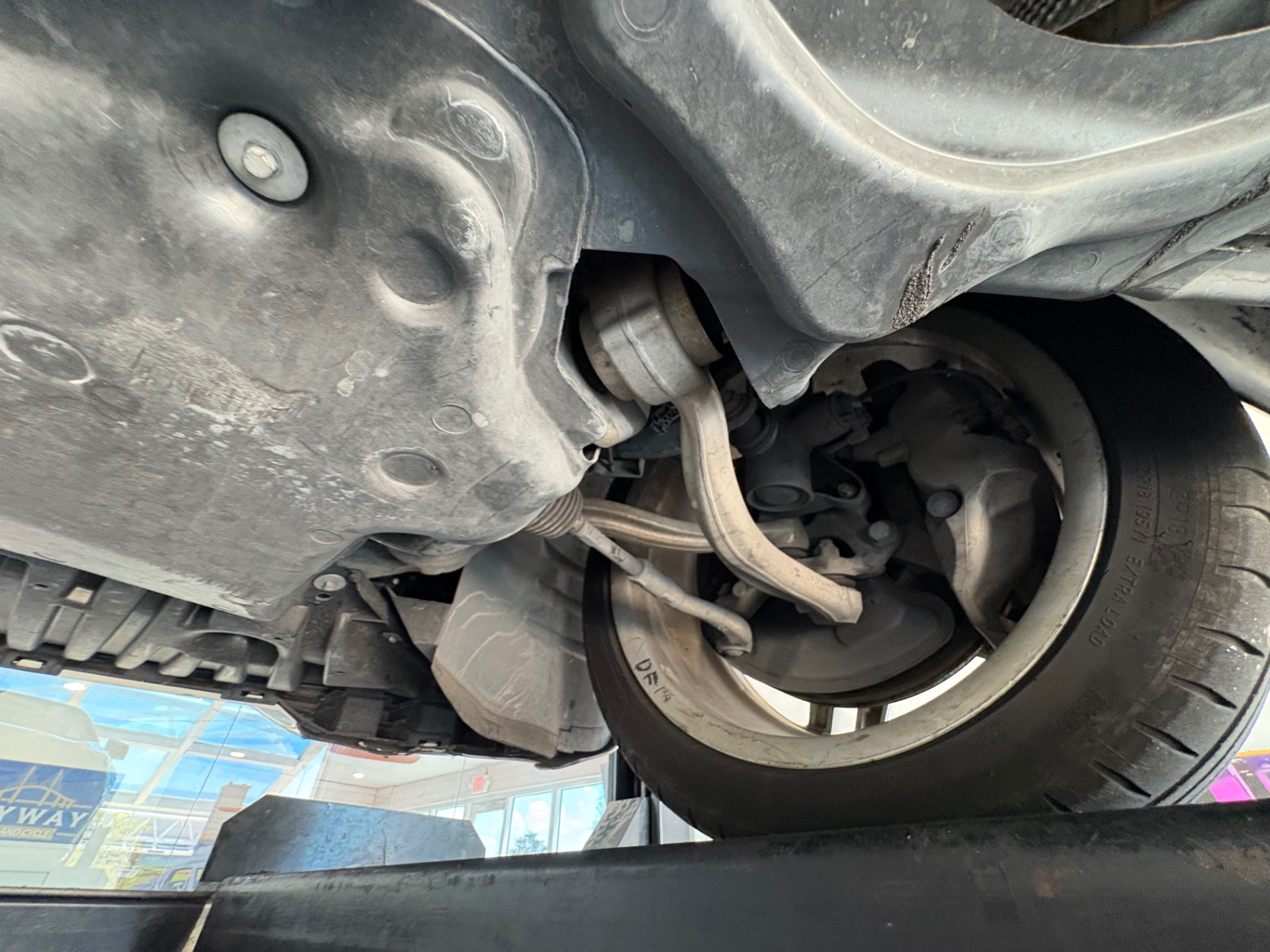 Vehicle photo 52