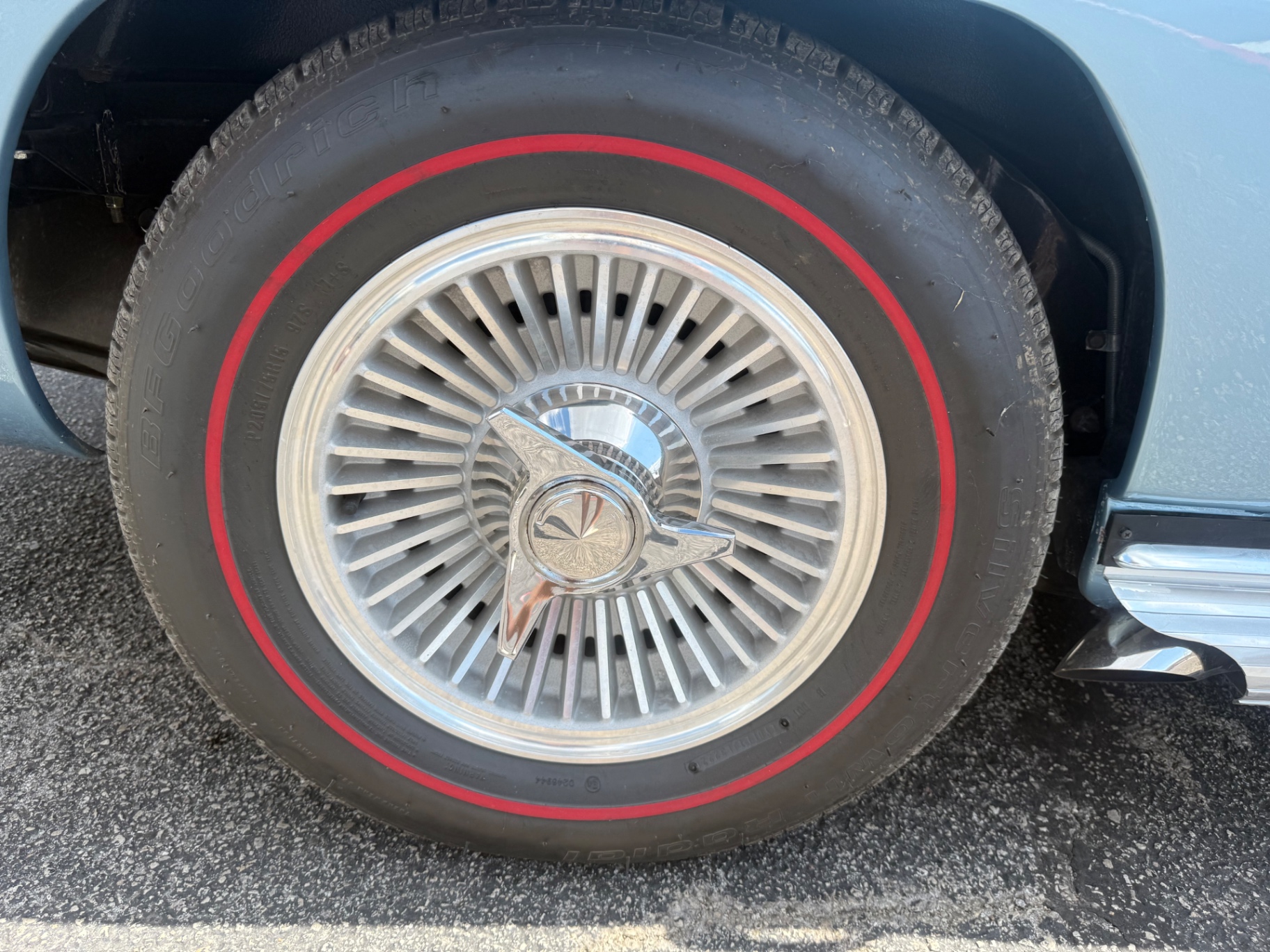 Vehicle photo 12