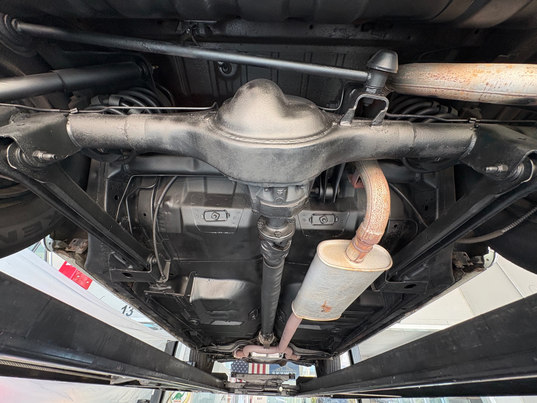 Vehicle photo 45