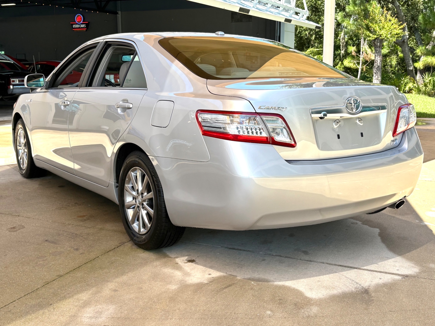 Vehicle photo 8