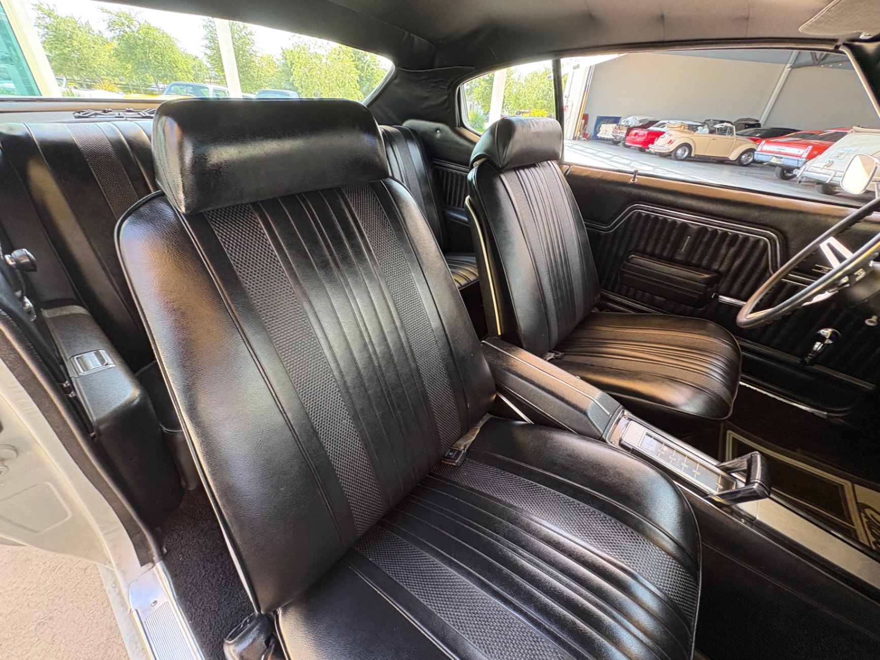 Vehicle photo 47
