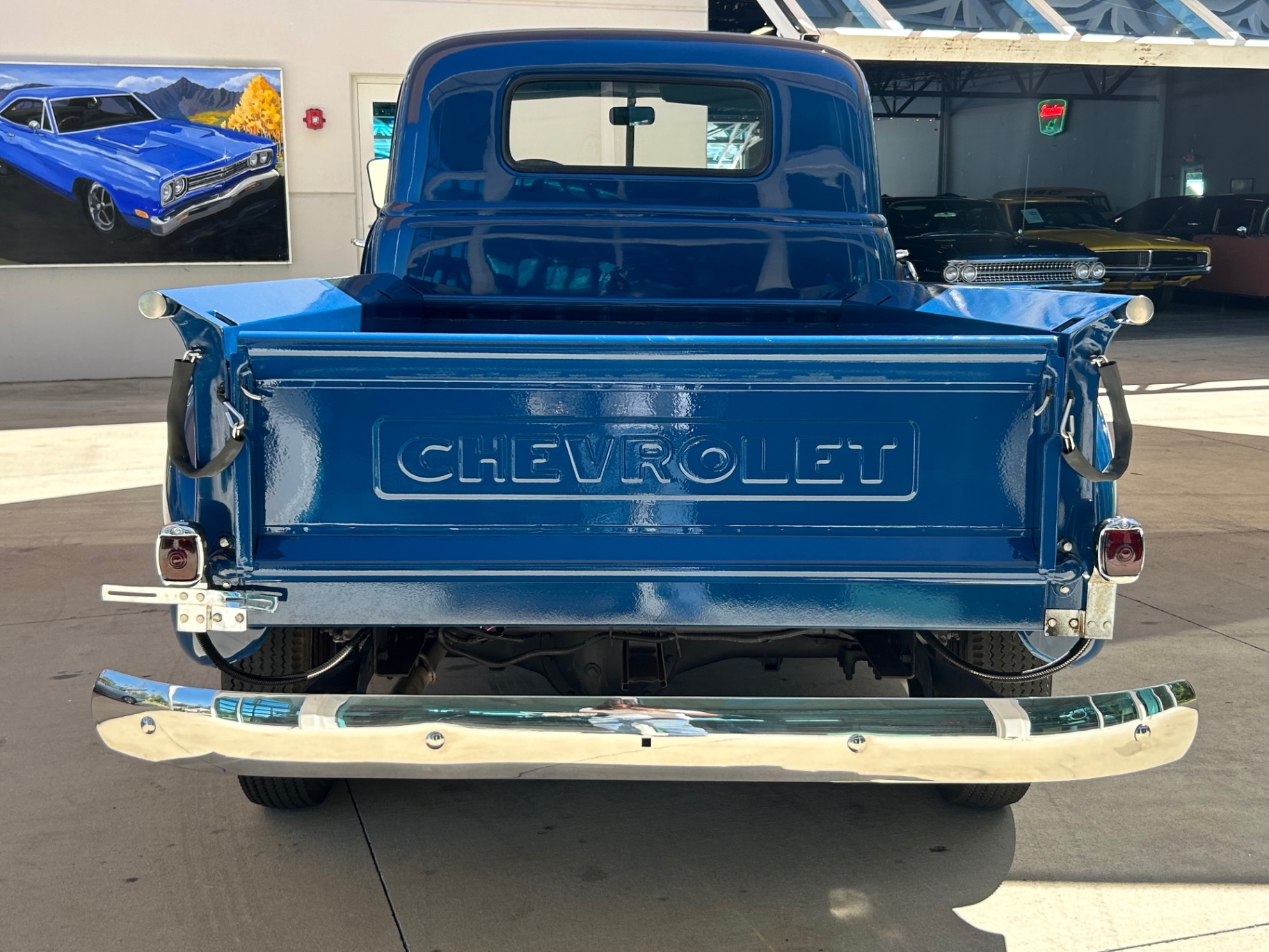 Vehicle photo 6