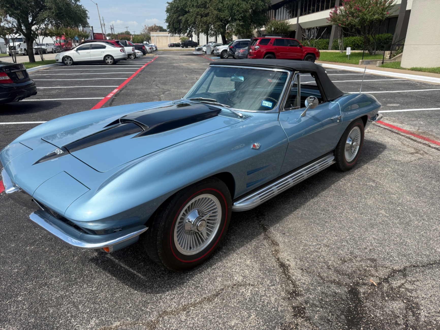 Vehicle photo 14