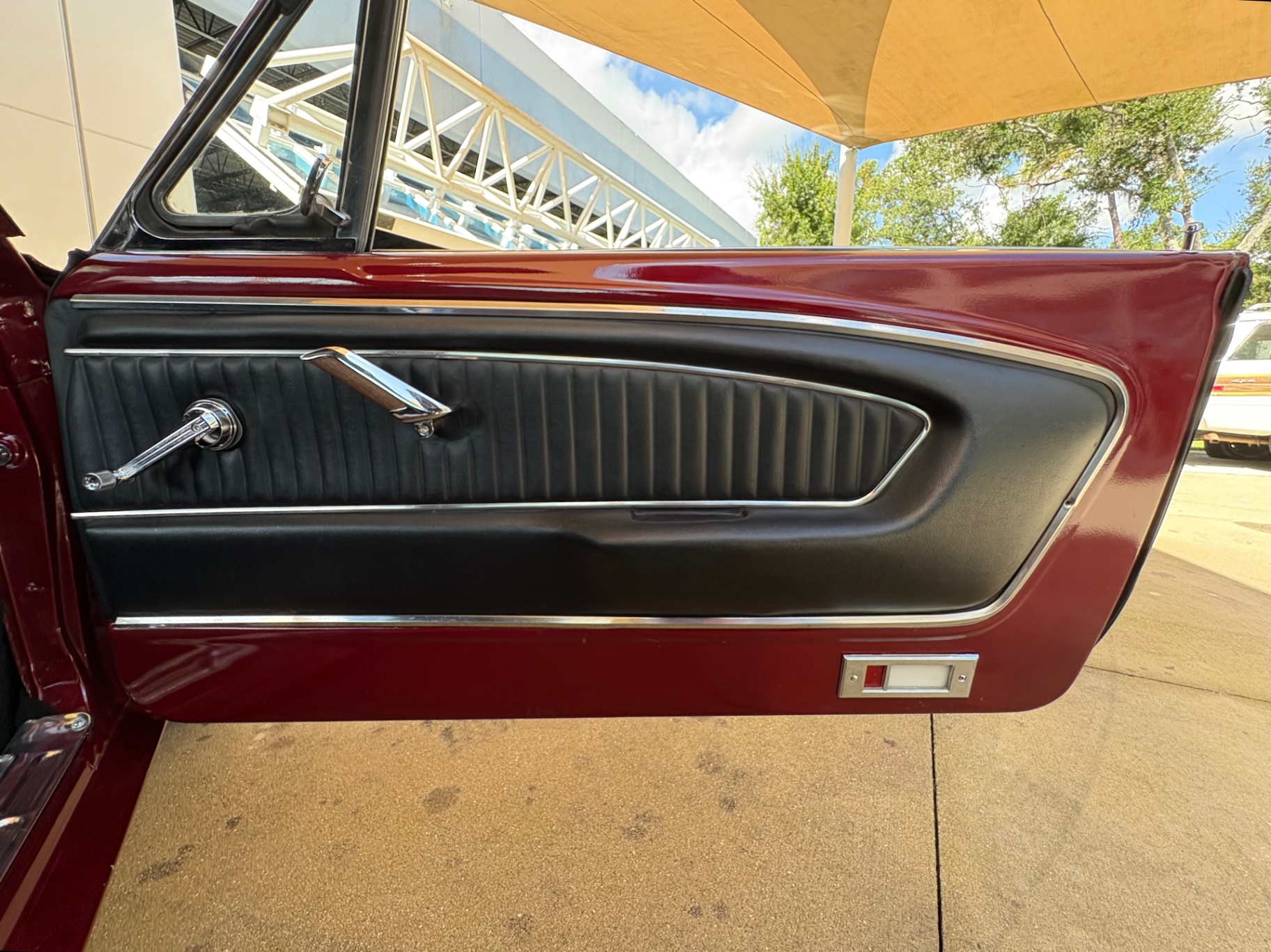 Vehicle photo 35