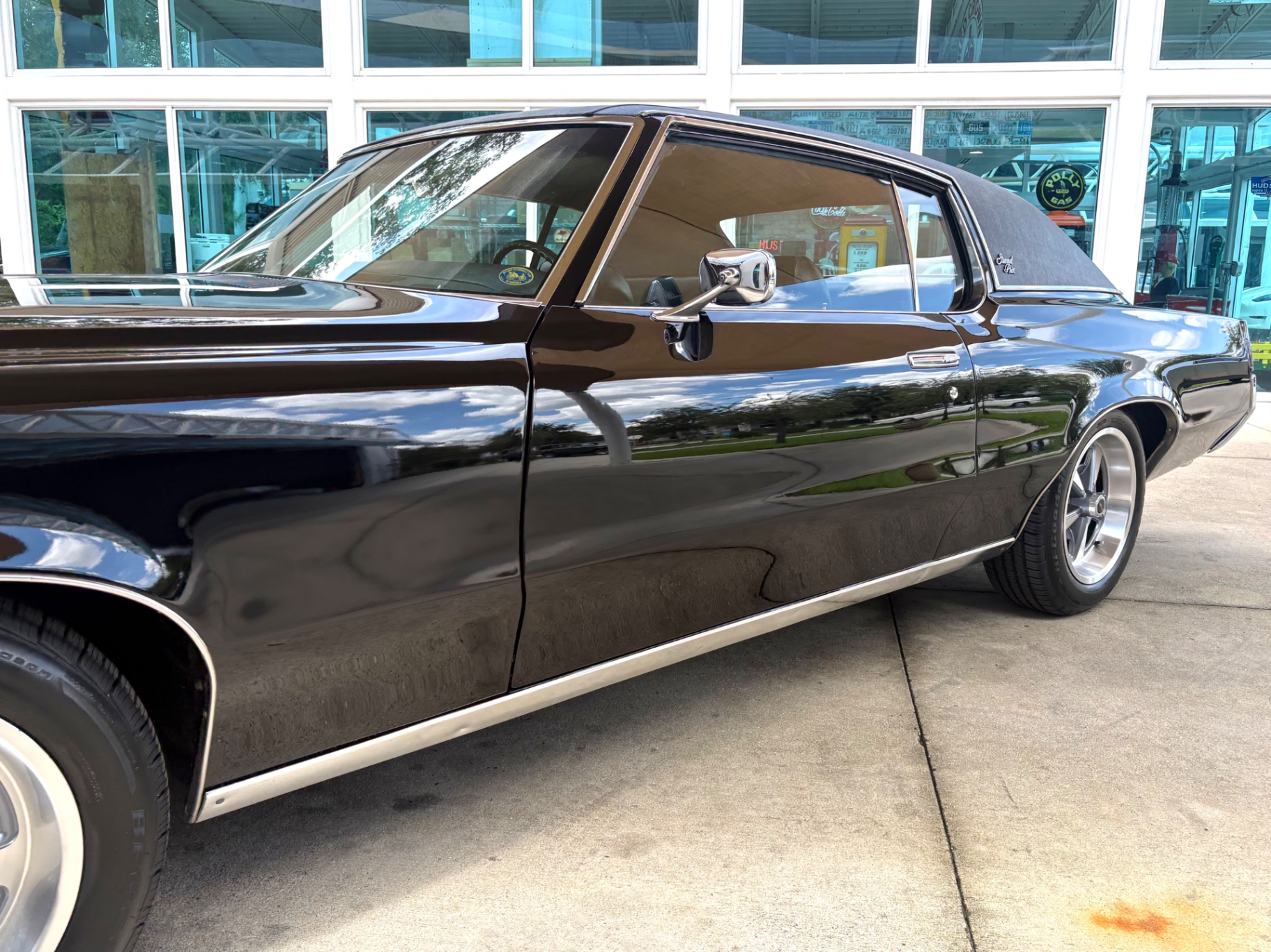 Vehicle photo 13