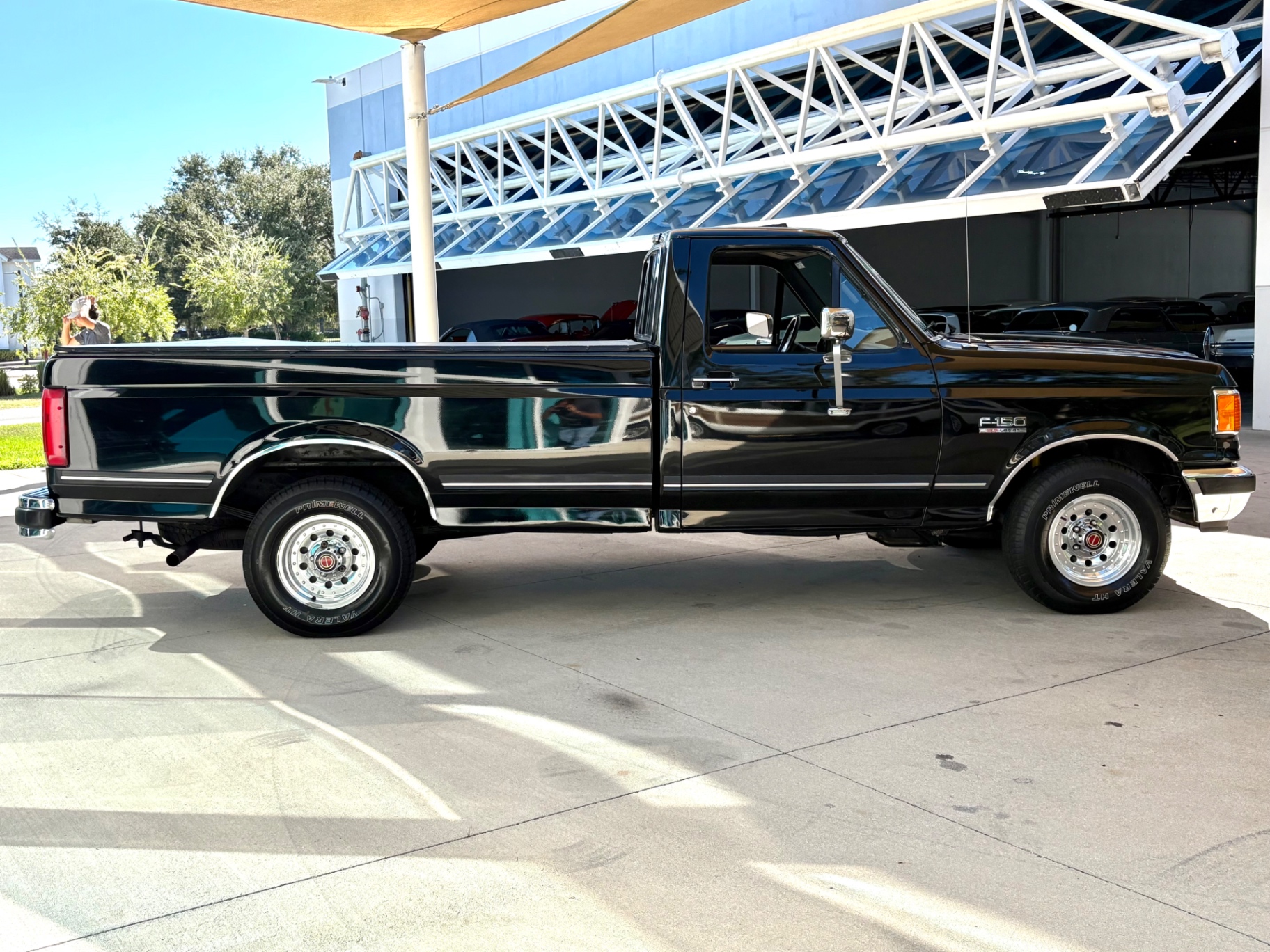 Vehicle photo 5