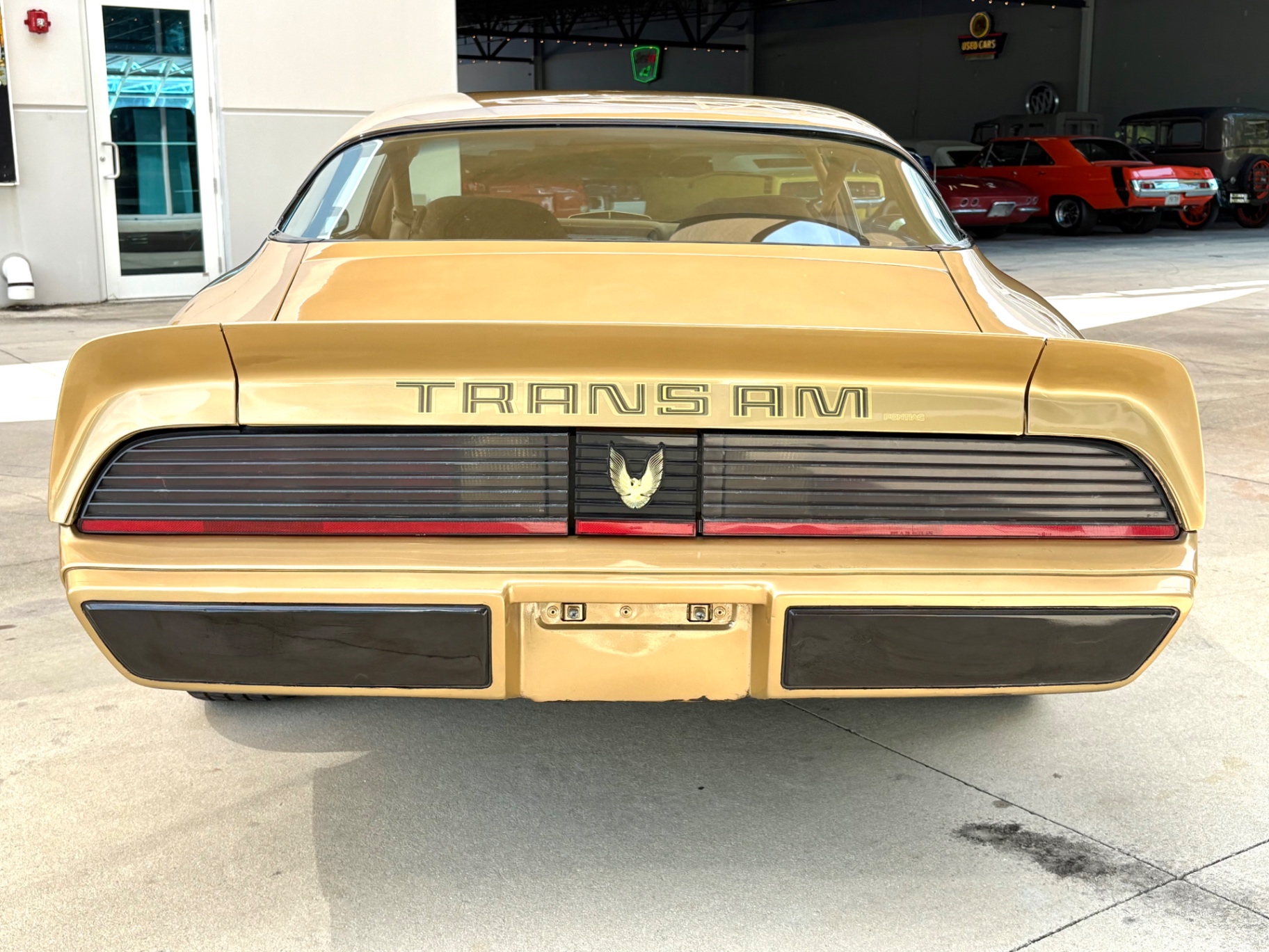 Vehicle photo 6