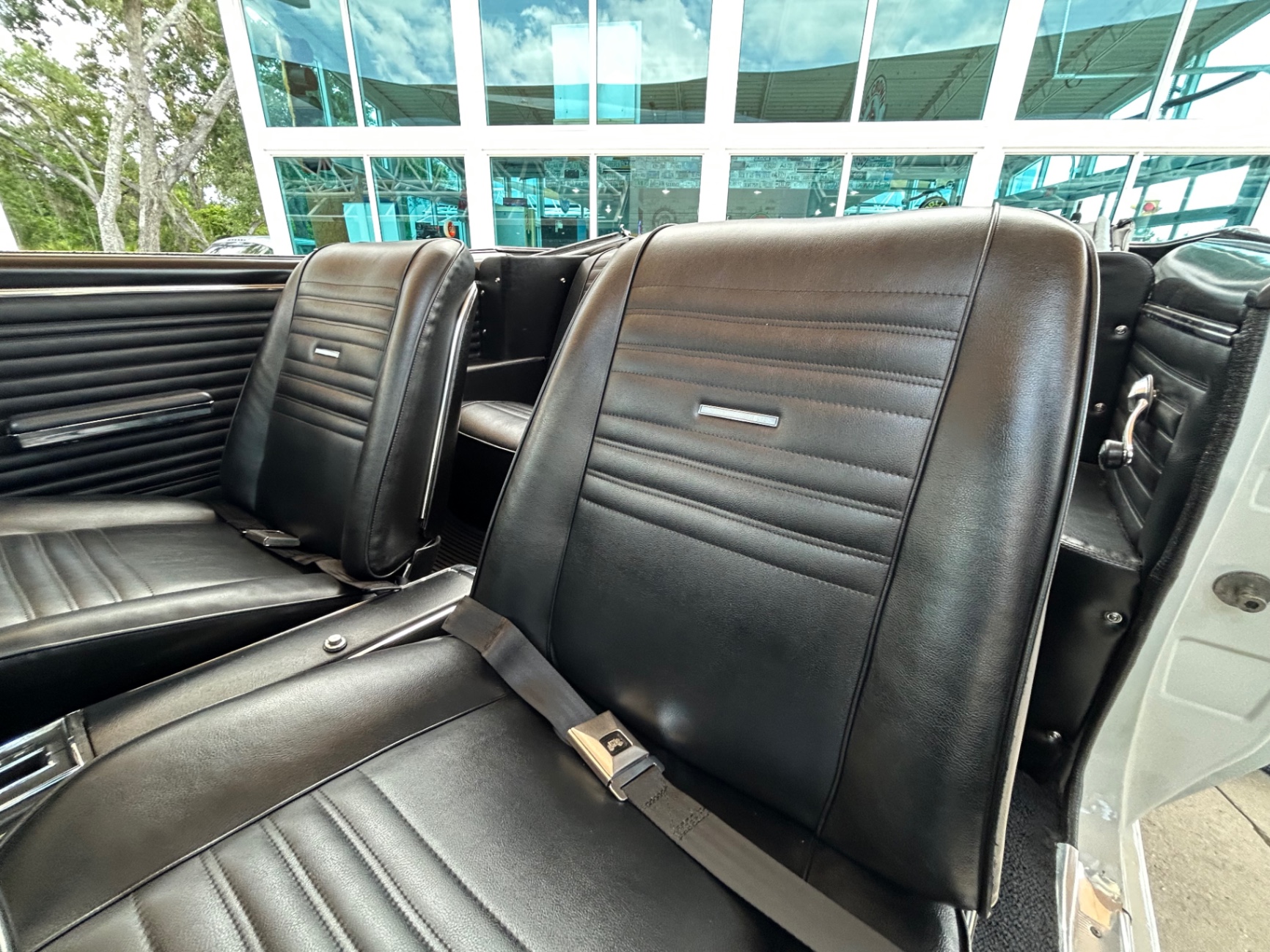 Vehicle photo 41