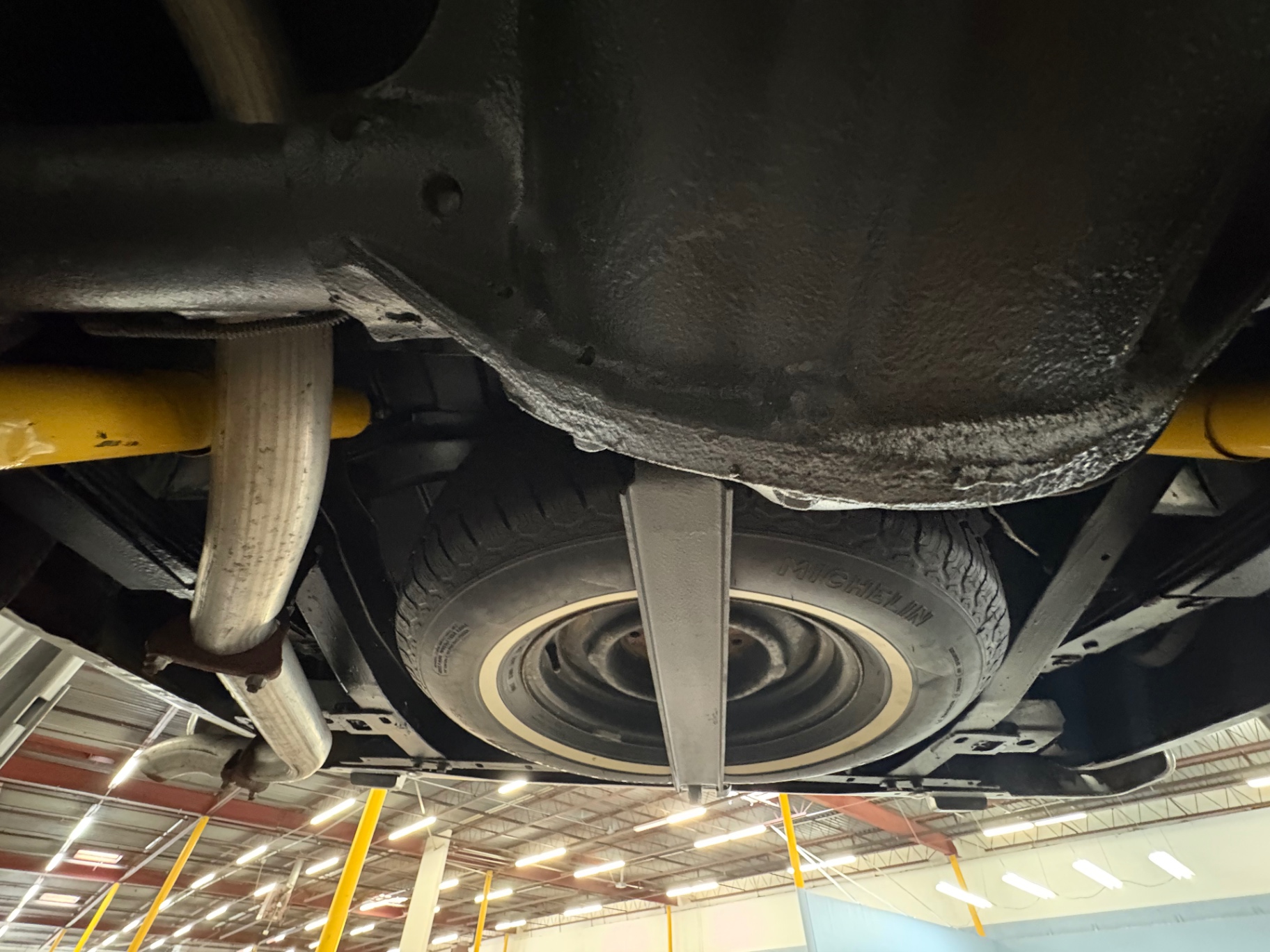 Vehicle photo 46