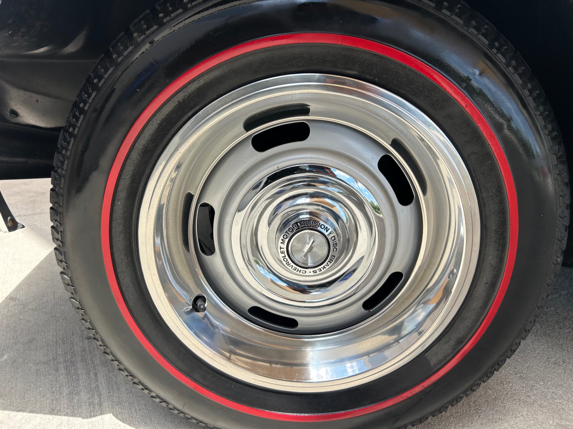 Vehicle photo 24