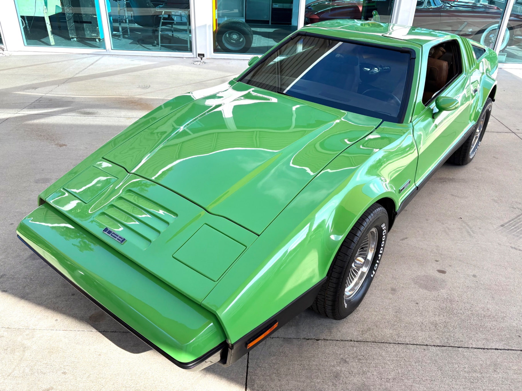 Vehicle photo 20