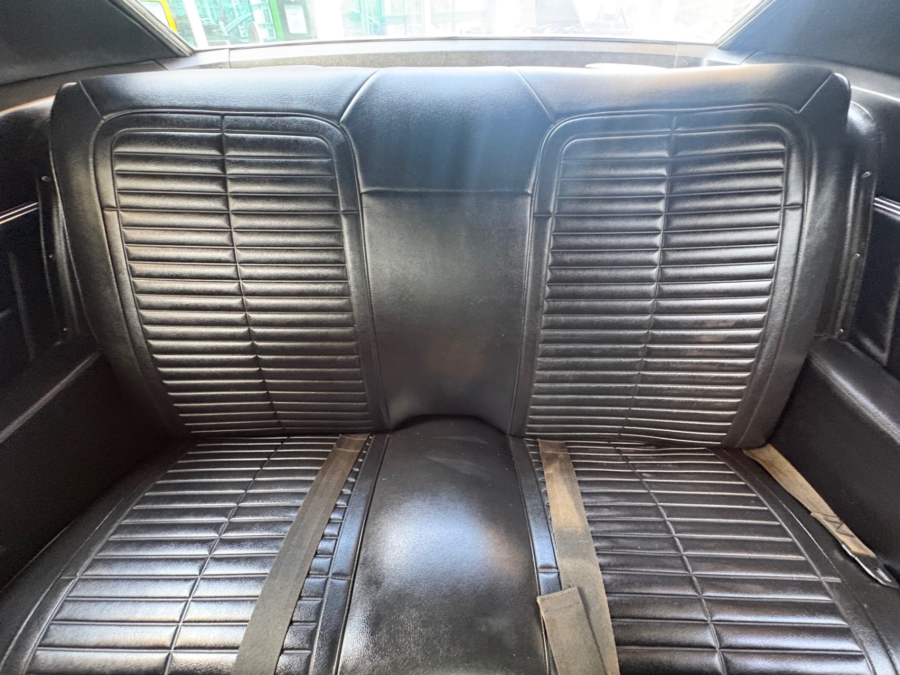 Vehicle photo 37