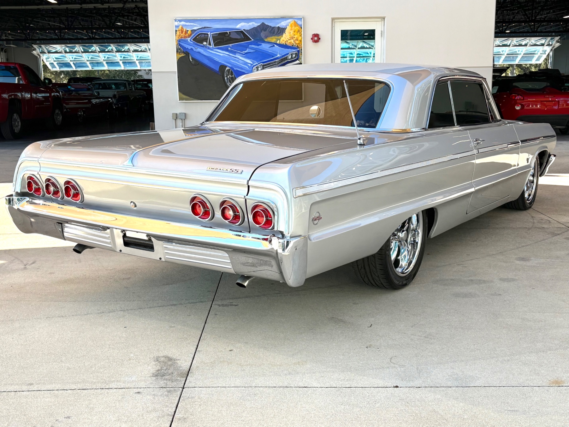 Vehicle photo 5