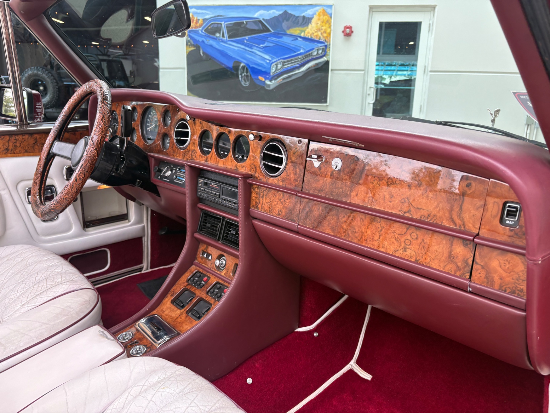 Vehicle photo 44