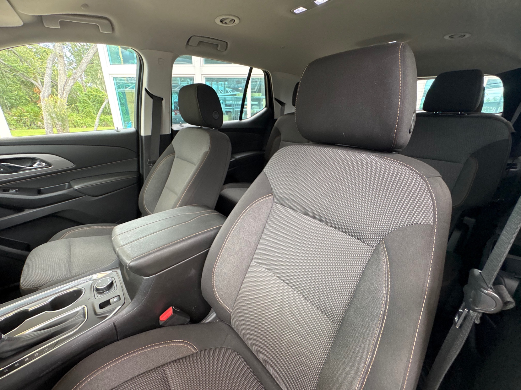 Vehicle photo 33