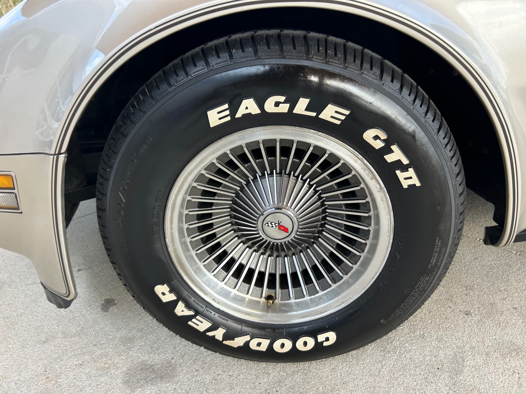 Vehicle photo 21