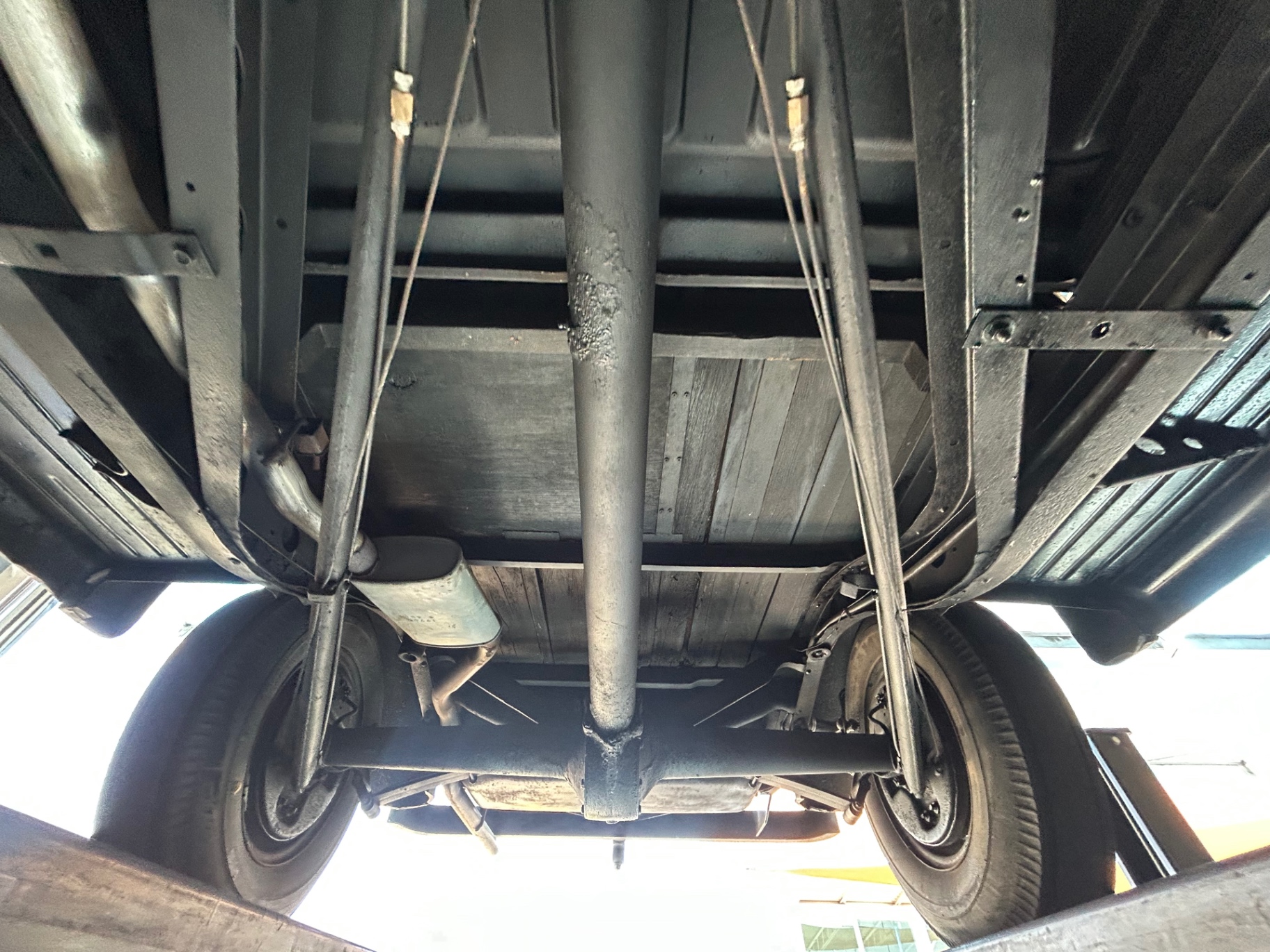 Vehicle photo 50