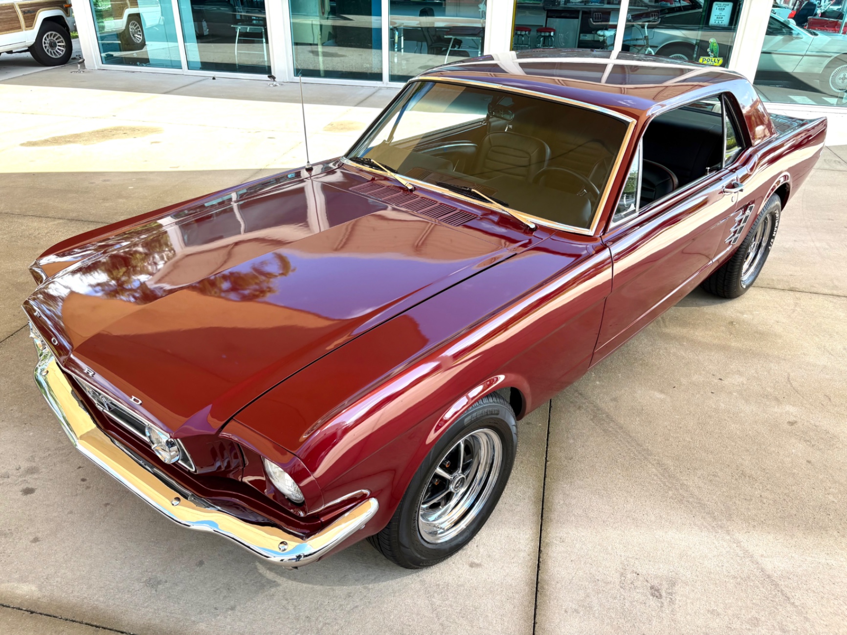Vehicle photo 19