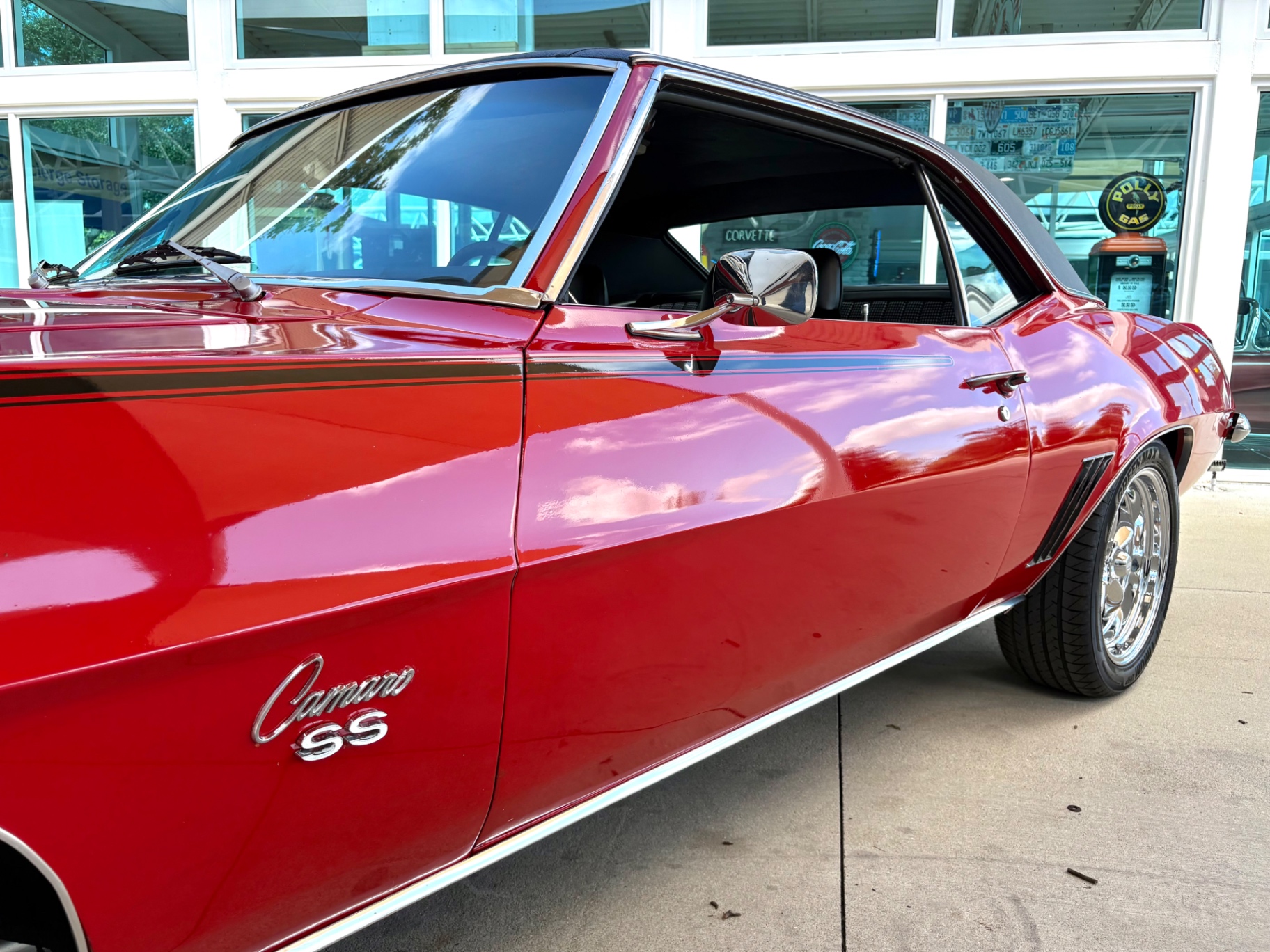 Vehicle photo 13