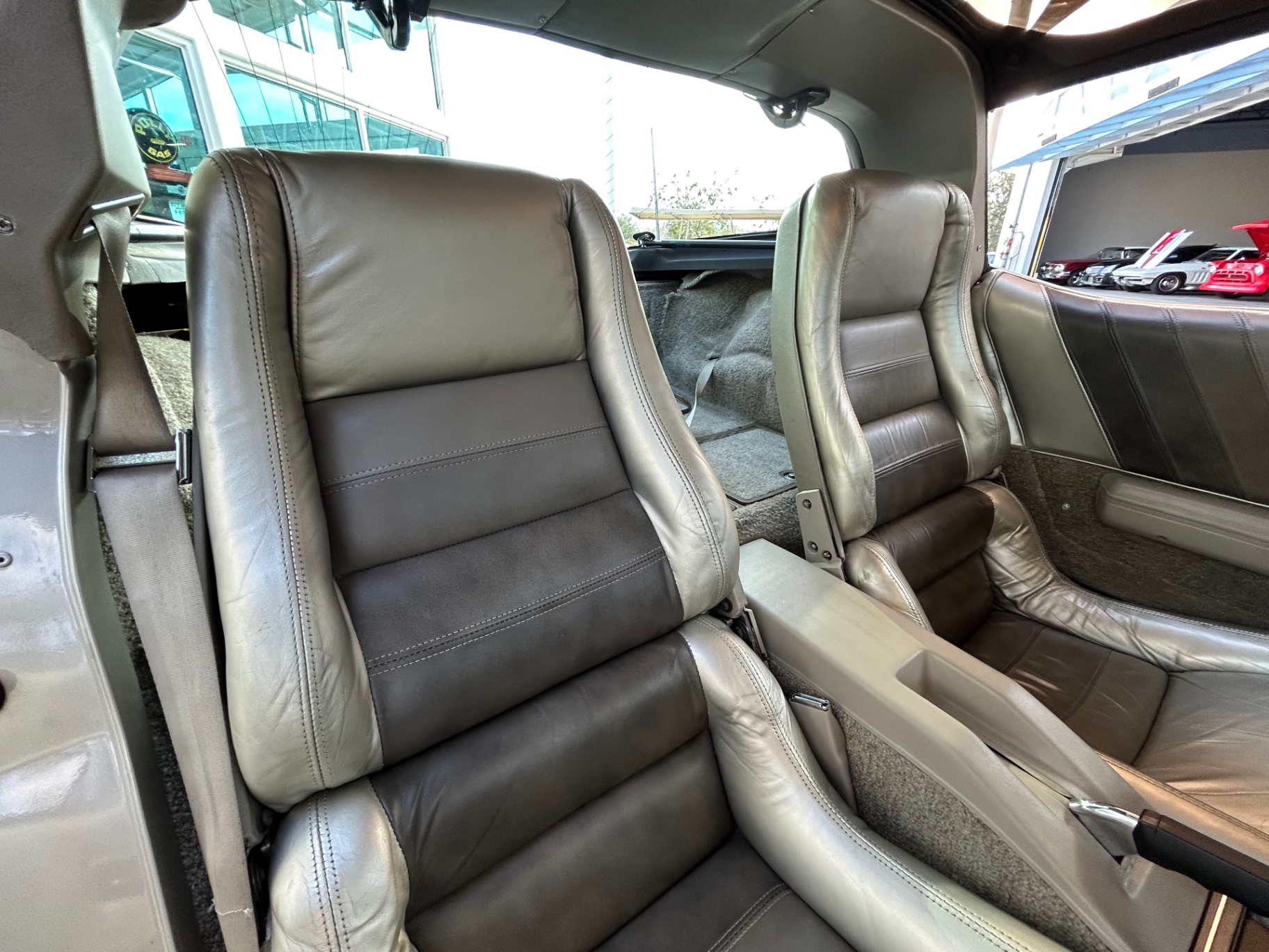 Vehicle photo 40