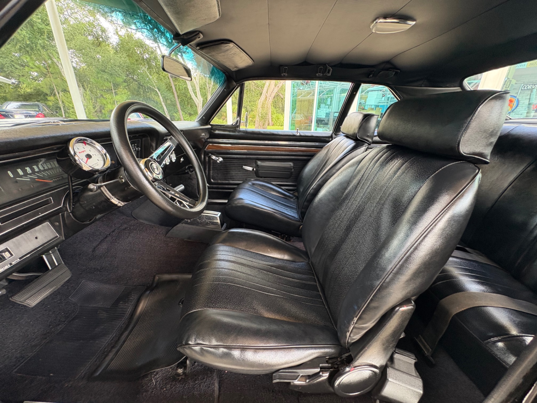 Vehicle photo 36