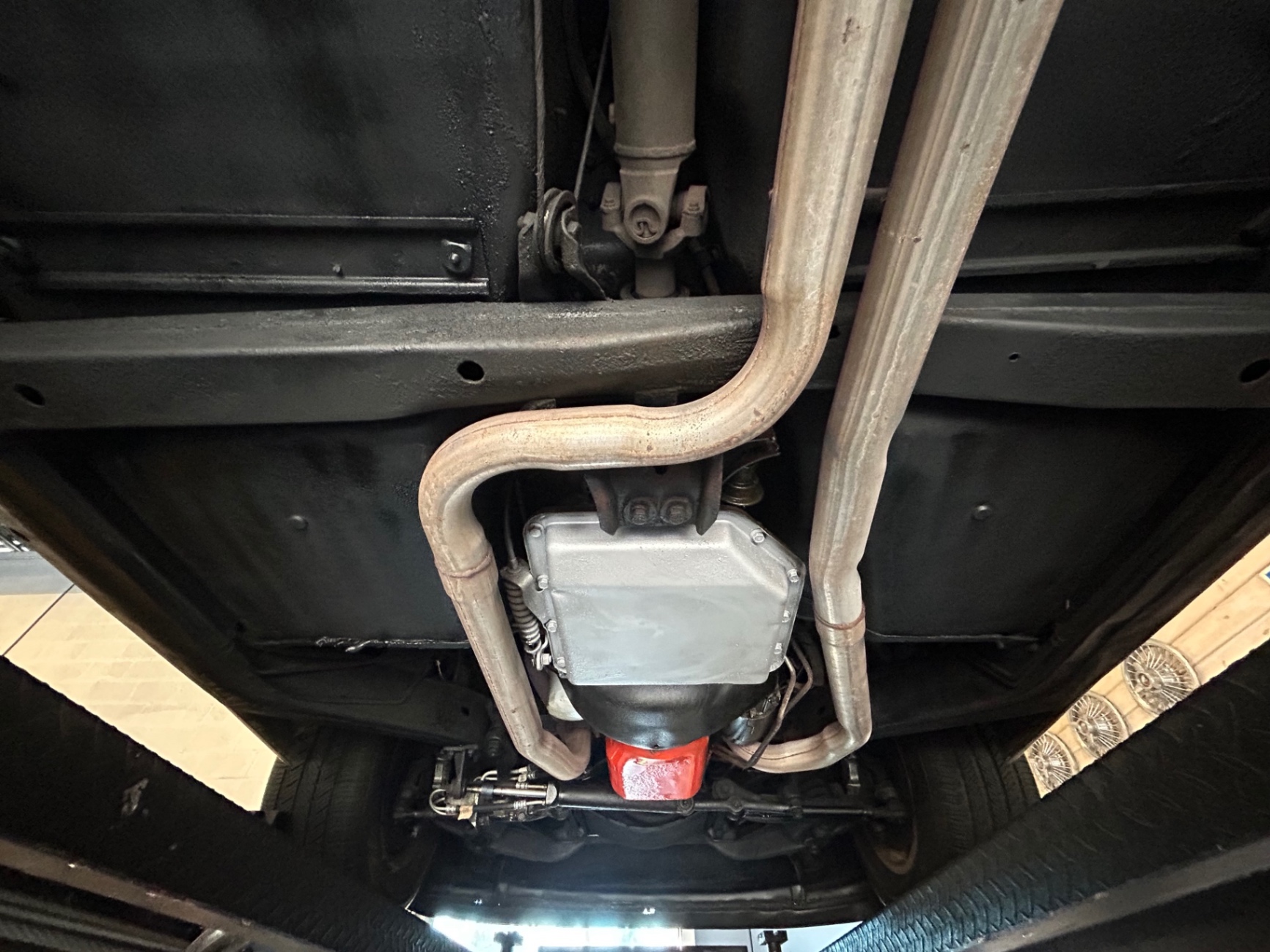 Vehicle photo 46