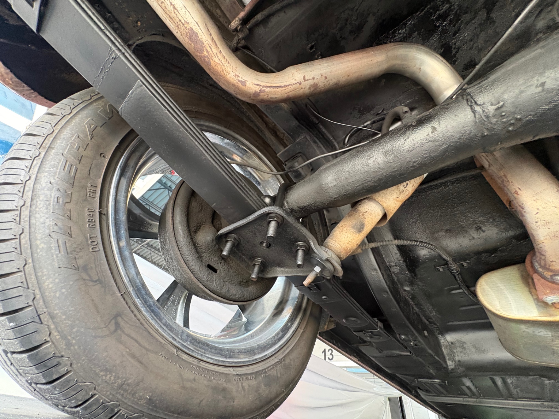 Vehicle photo 52