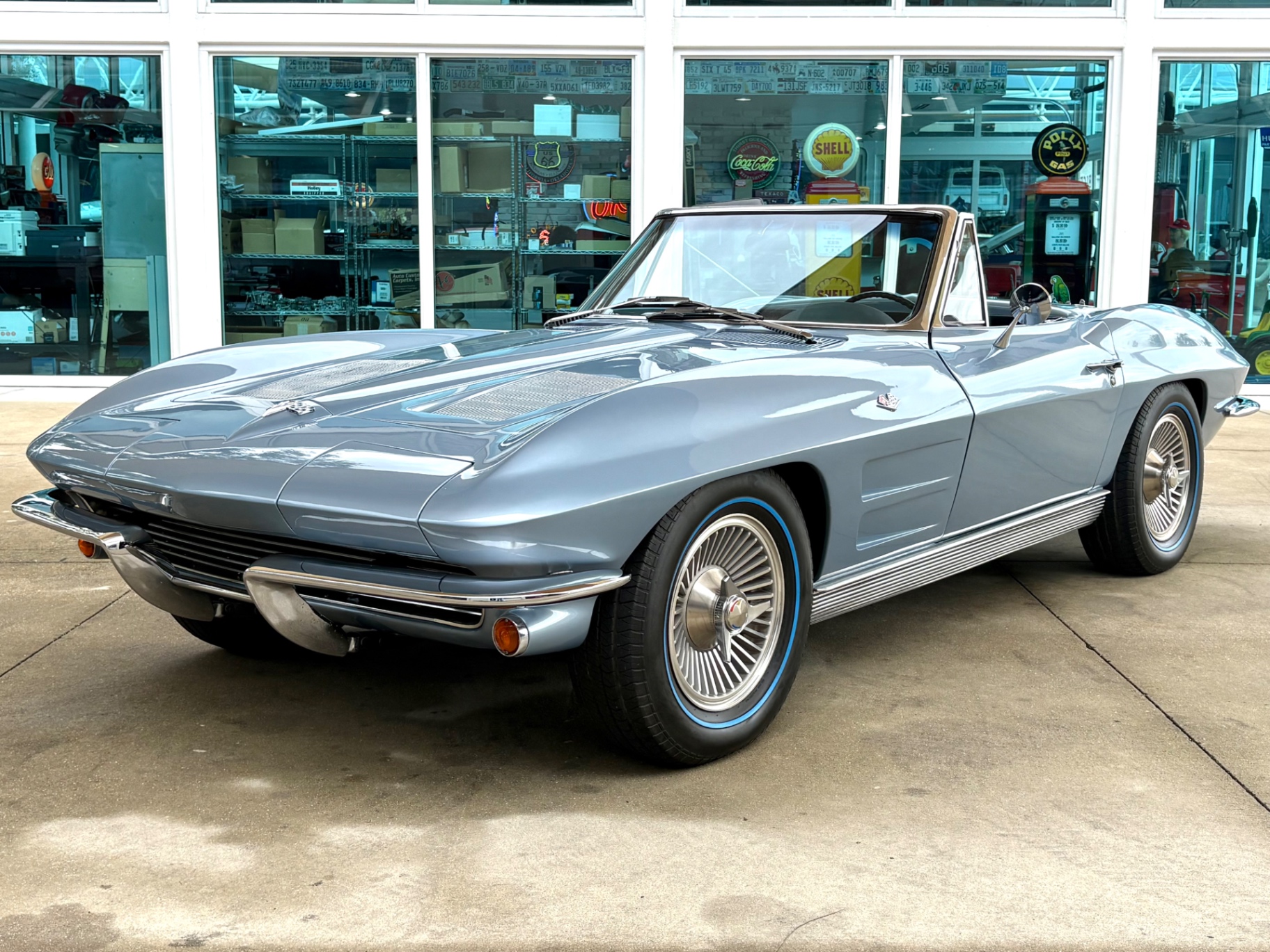 Vehicle photo 1