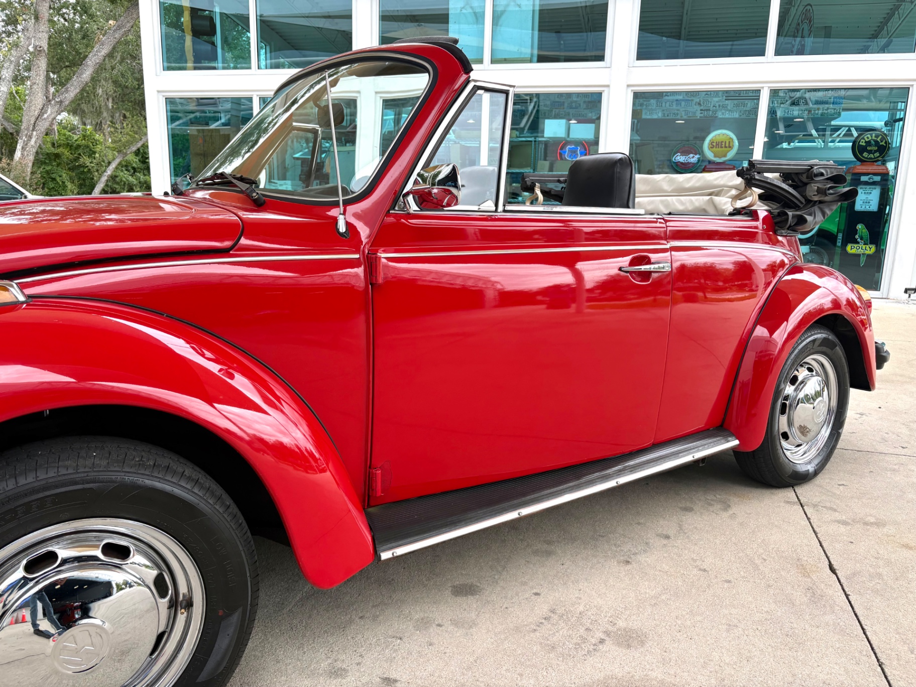 Vehicle photo 13