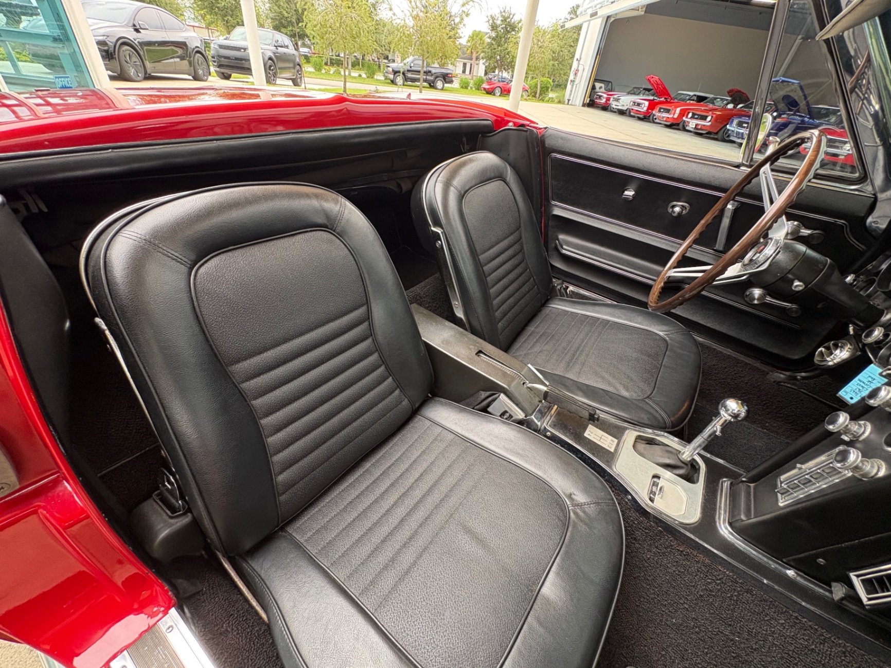 Vehicle photo 48