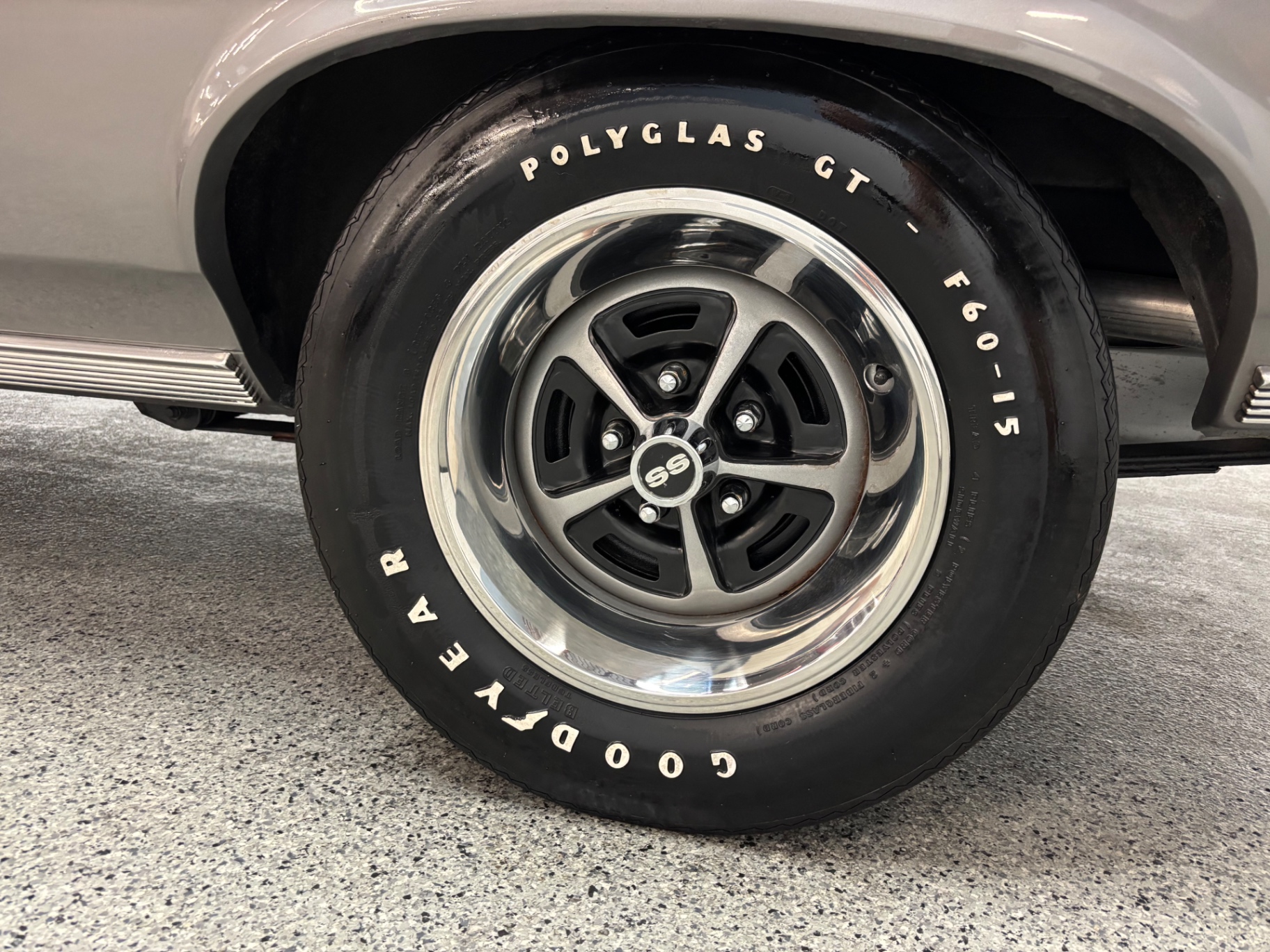 Vehicle photo 11