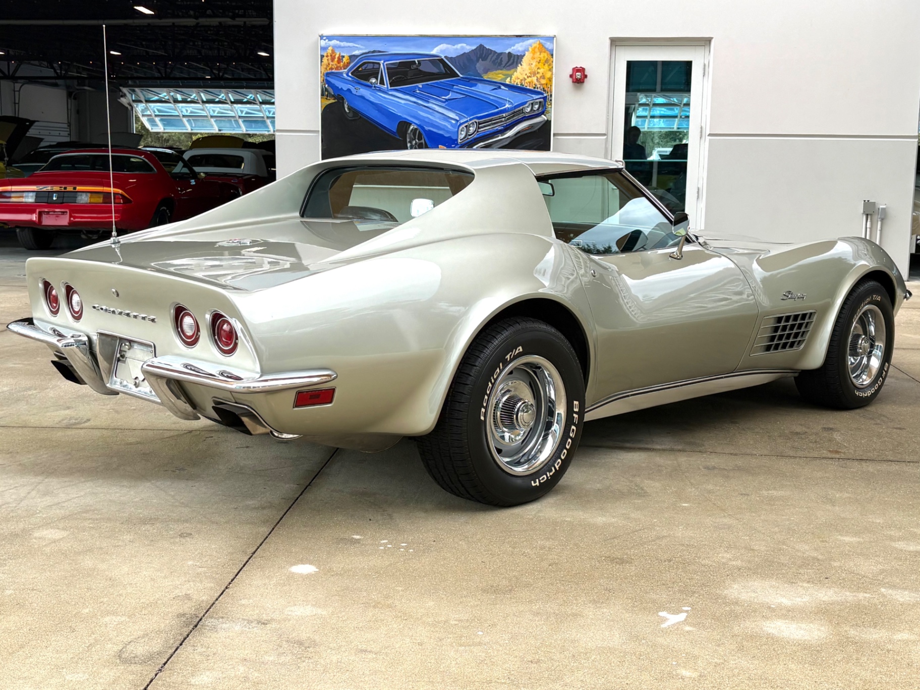 Vehicle photo 7
