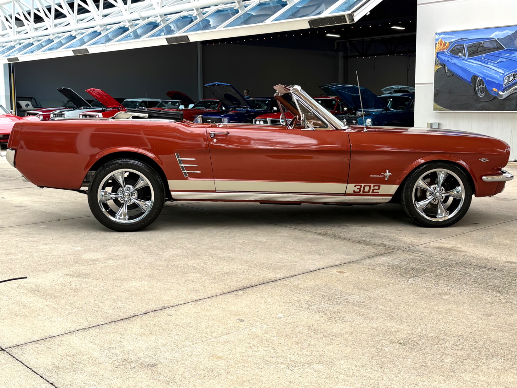 Vehicle photo 5